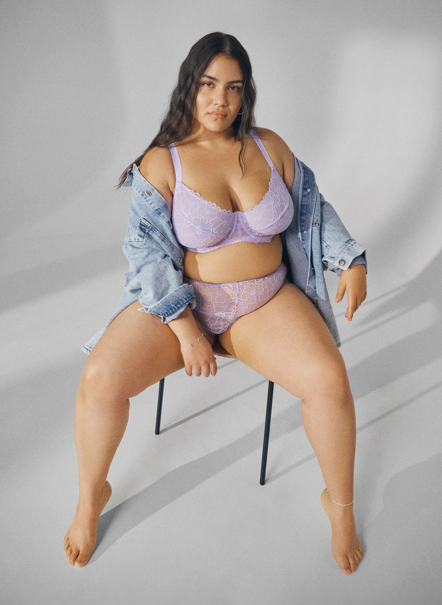 Zizzi String aus floraler Spitze mit normaler Taillenh&ouml;he, lila, Image image number 0