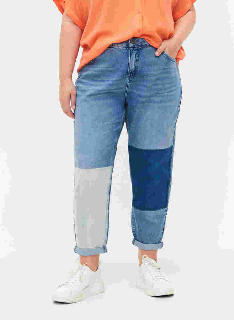 Mille Mom Fit Jeans mit Colour Block, Blue Denim Comb, Model image number 2