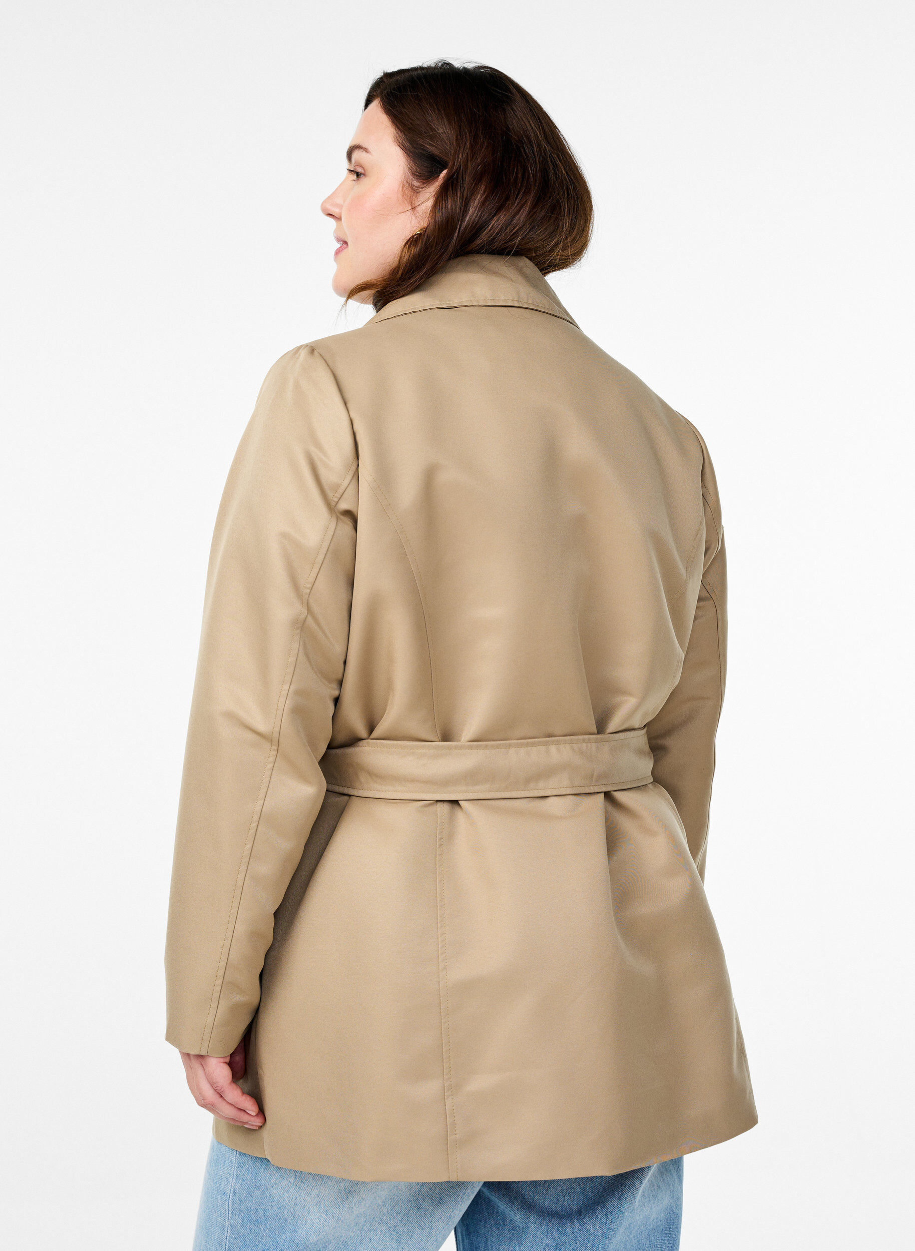 Zizzi Kurzer Trenchcoat mit G&uuml;rtel, Beige, Model image number 2