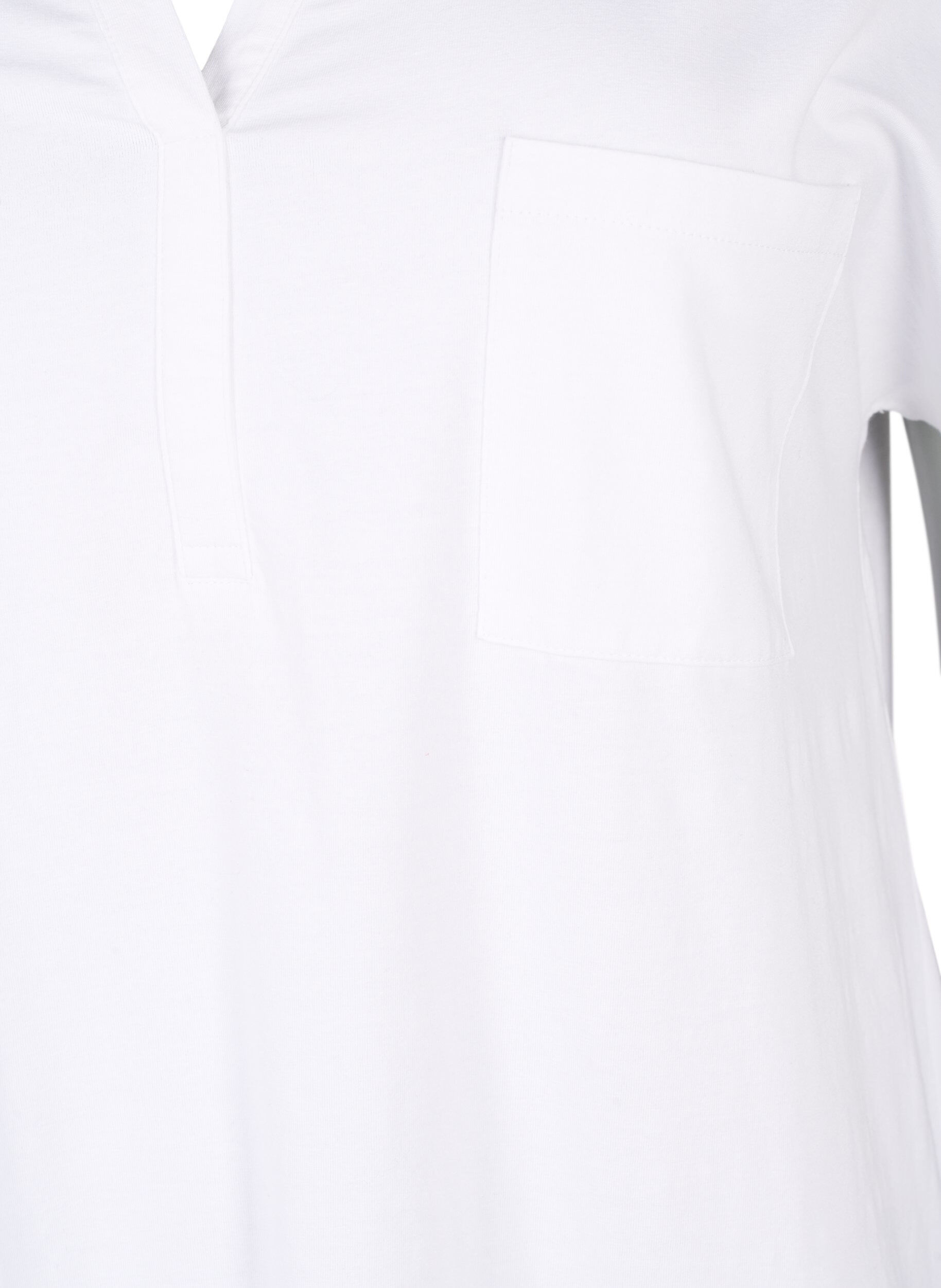 Zizzi T-Shirt mit V-Ausschnitt und Brusttasche, Bright White, Packshot image number 2