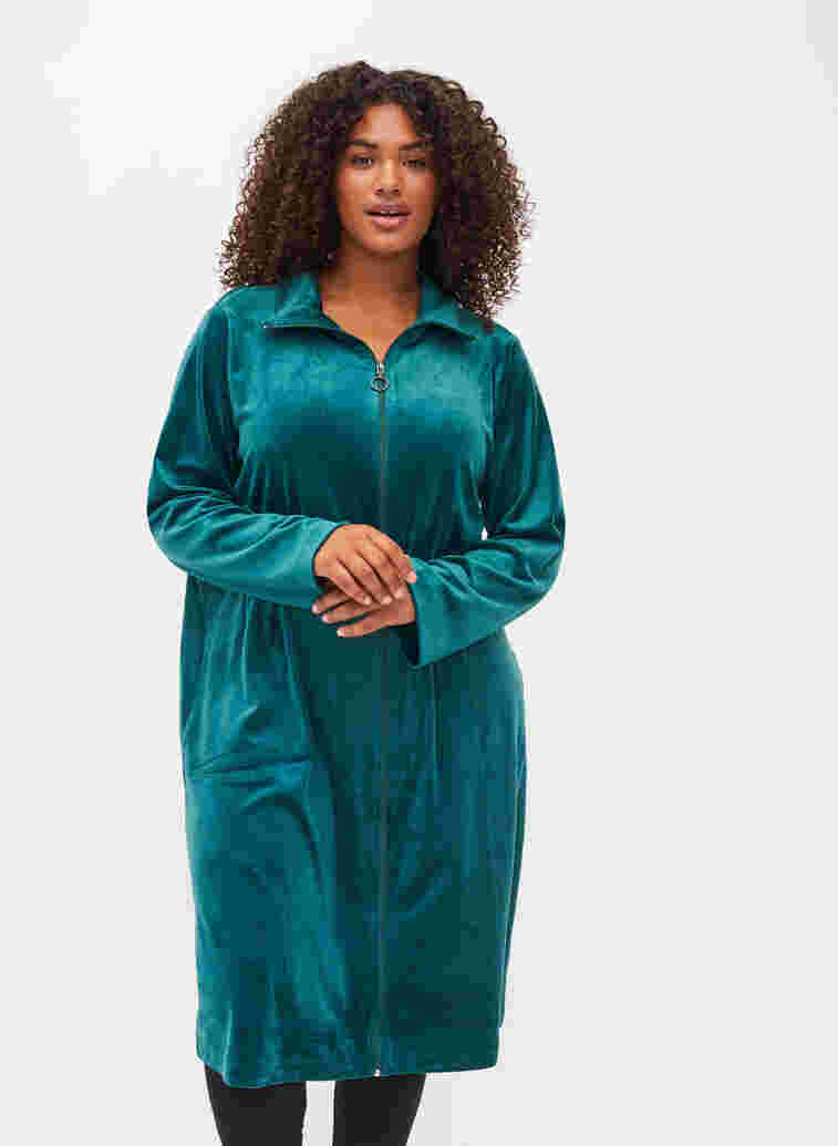Velour Morgenmantel mit Reißverschluss und Taschen, Ponderosa Pine, Model