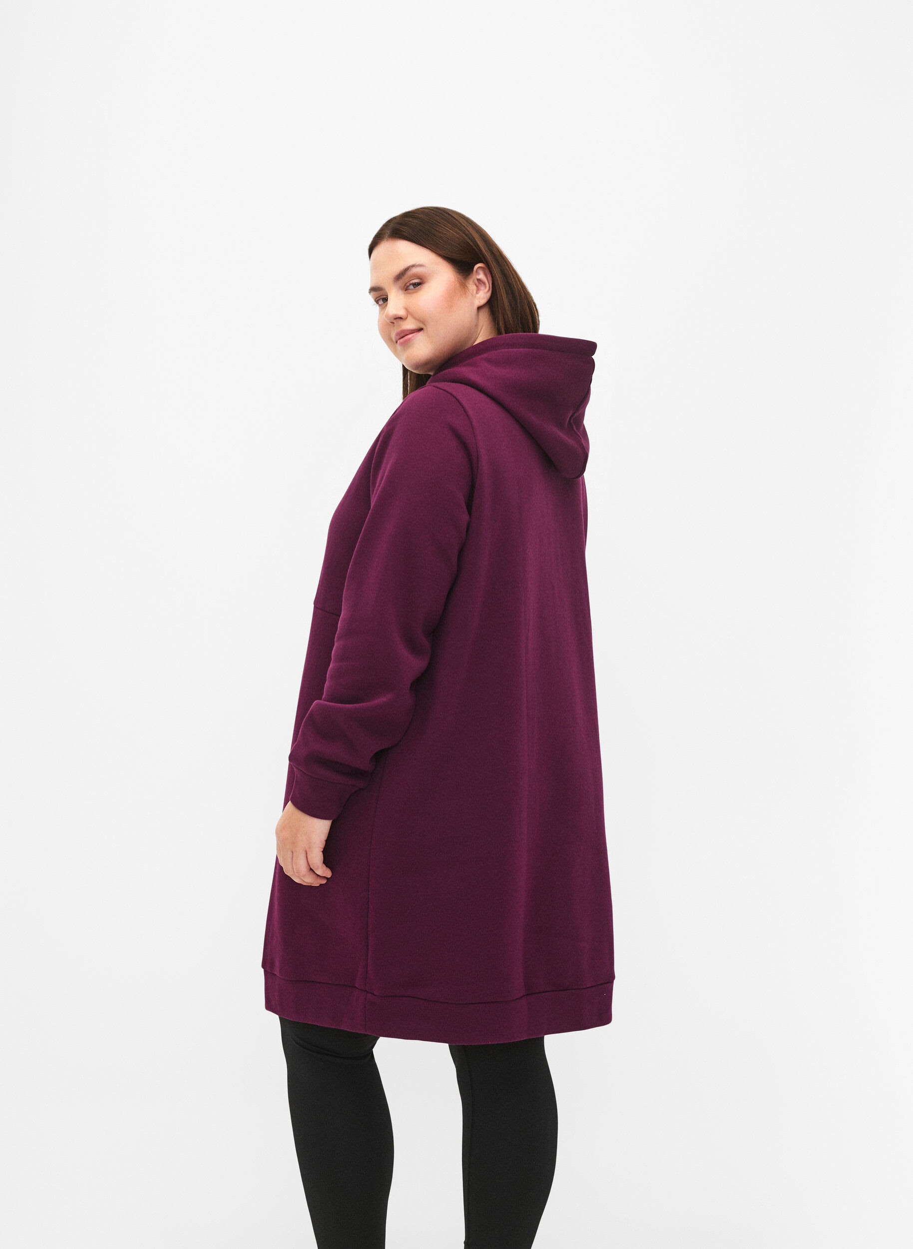 Zizzi Sportliches Sweatshirtkleid mit Kapuze, Pickled Beet/SilverP, Model image number 1