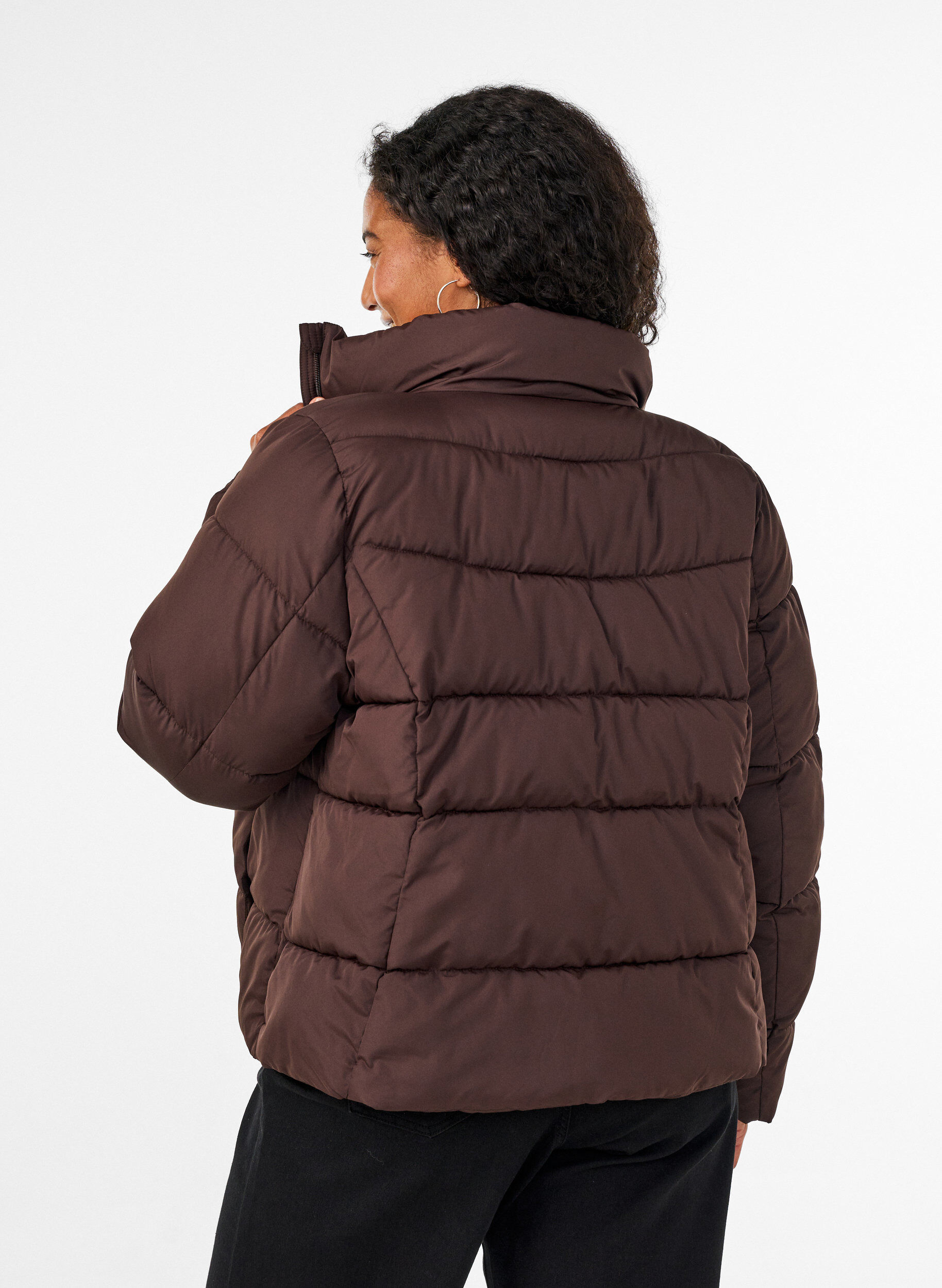 ZizziKurze Pufferjacke mit hohem Kragen, Braun, Model image number 2