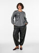 Pullover mit Blumenapplikation, Grau, Model image number 1