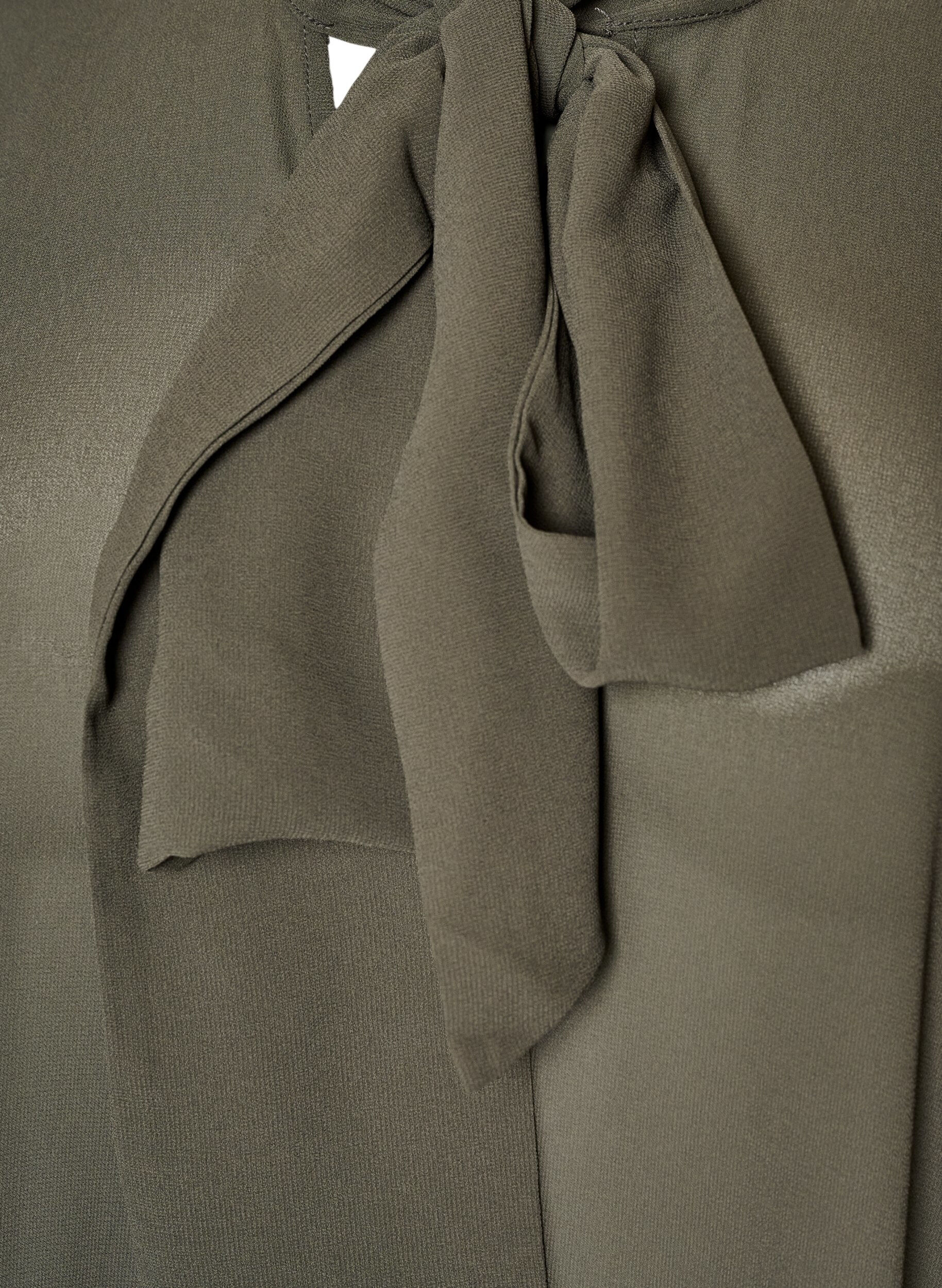 ZizziBluse mit Bindeband und R&uuml;schendetails, Grau, Packshot image number 2