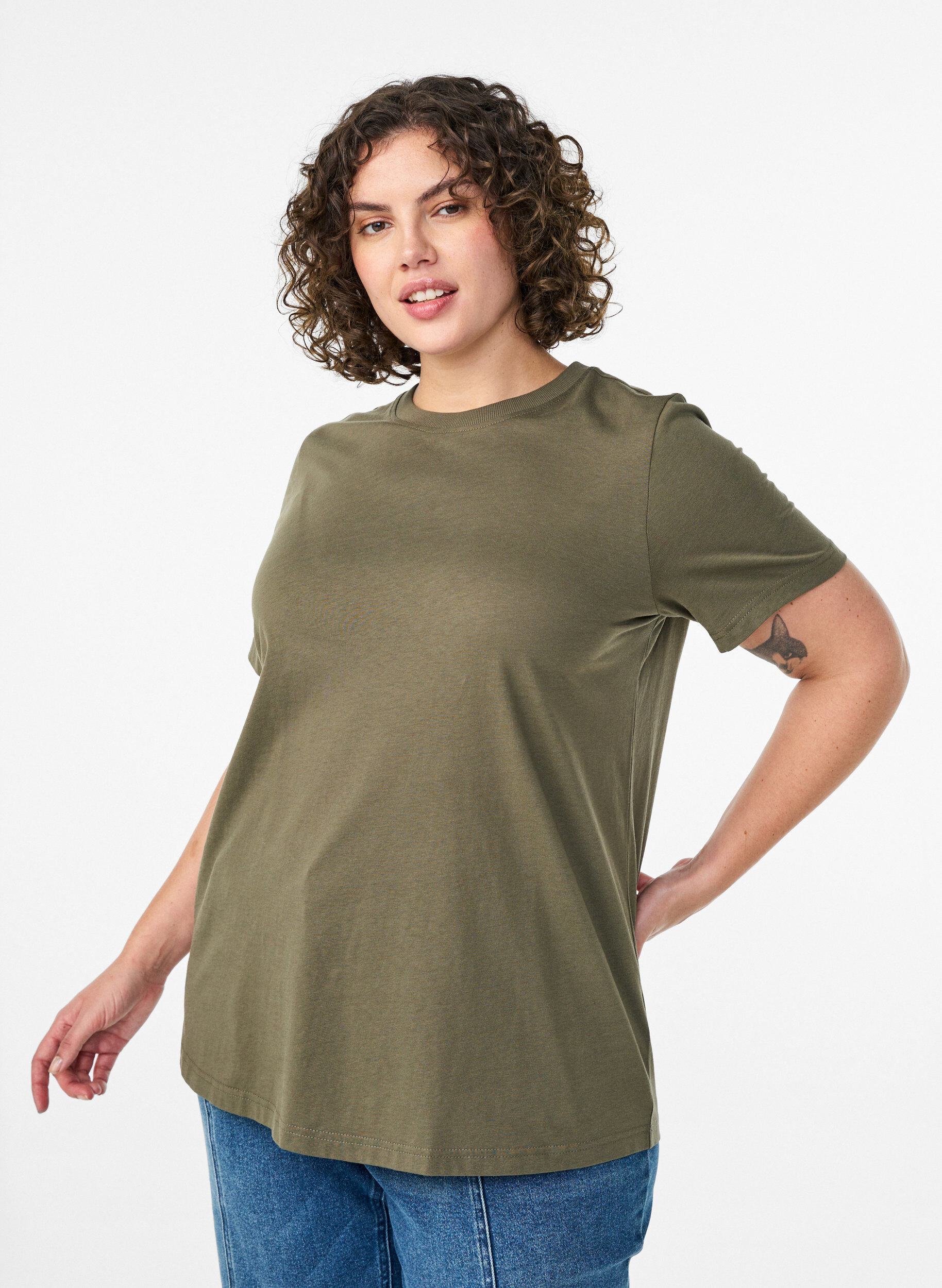 Zizzi Basic-T-Shirt aus Baumwolle mit Rundhalsausschnitt, Gr&uuml;n, Model image number 0