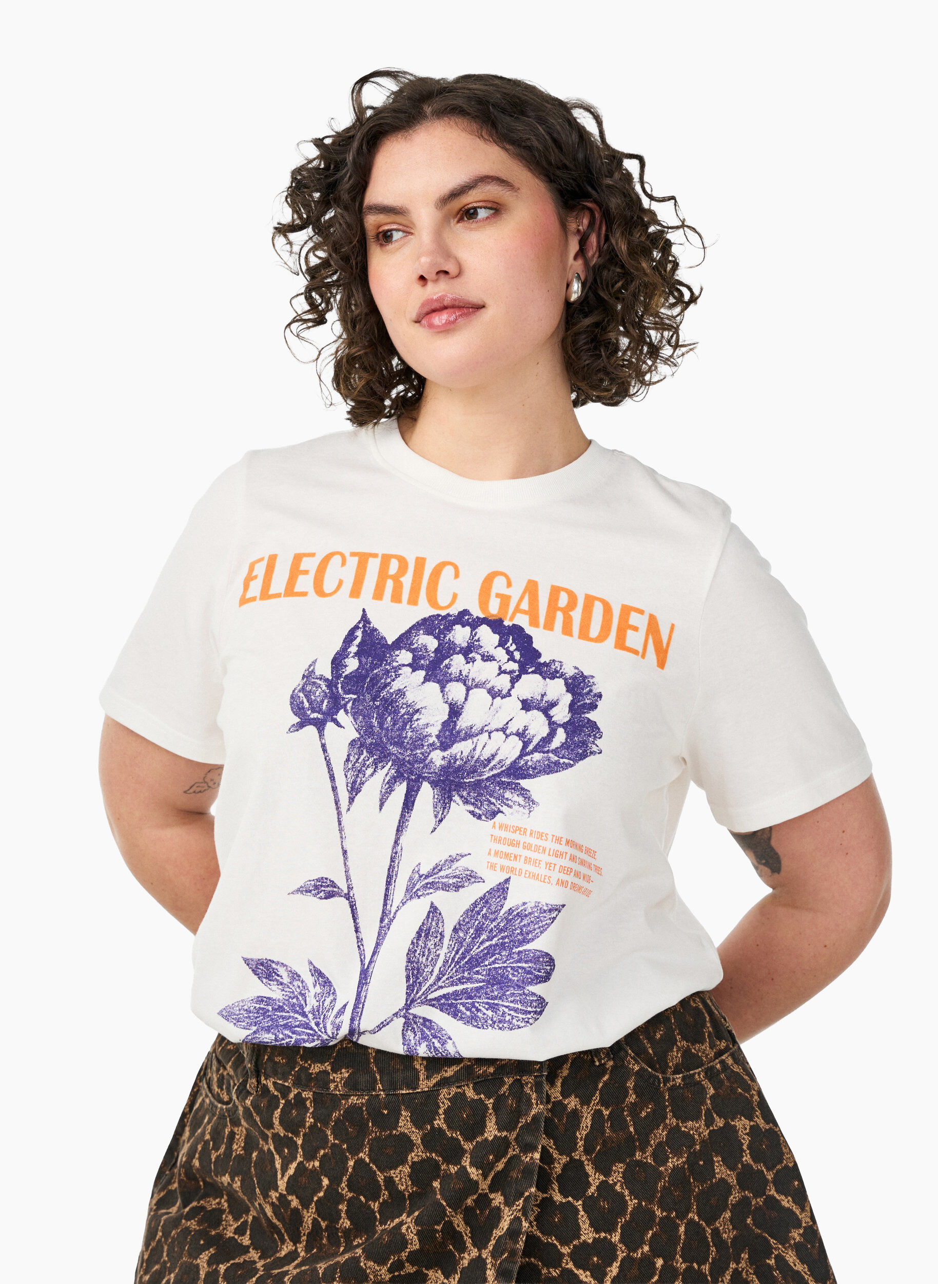 T-shirt aus Baumwolle mit Print, Wei&szlig;, Model