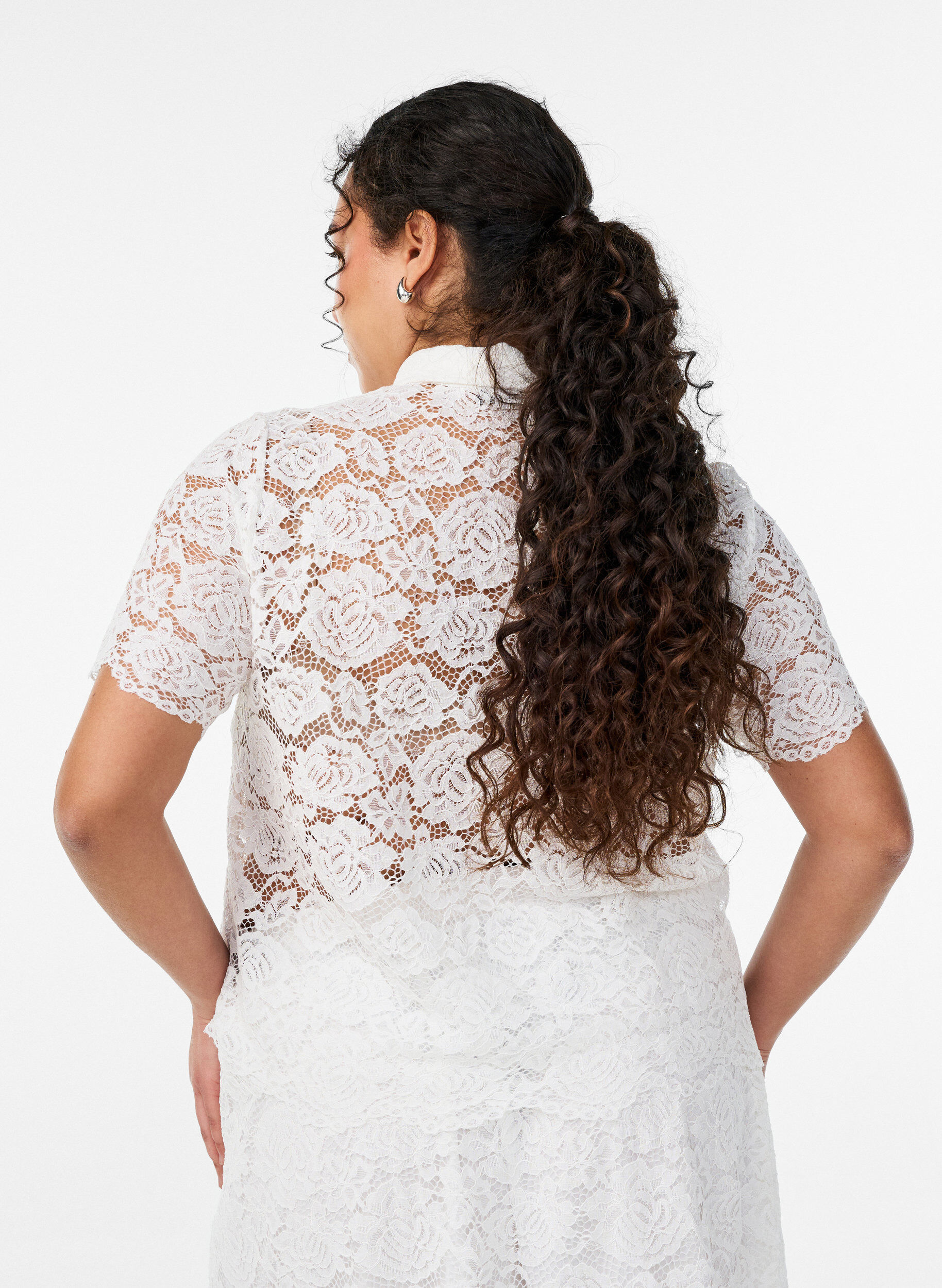 Zizzi Spitzen blusenshirt mit perlenkn&ouml;pfen, Wei&szlig;, Model image number 2