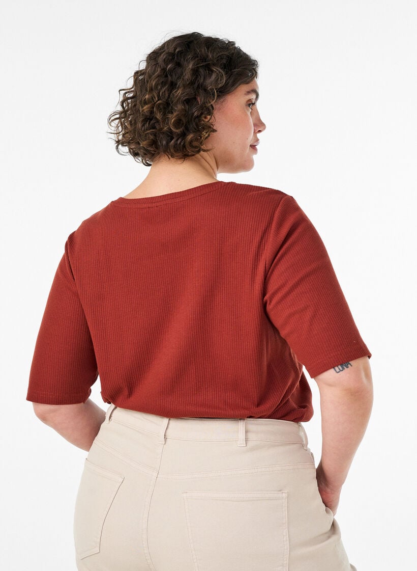 Bluse aus geripptem Jersey mit kurzen &Auml;rmeln, Rot, Model image number 2