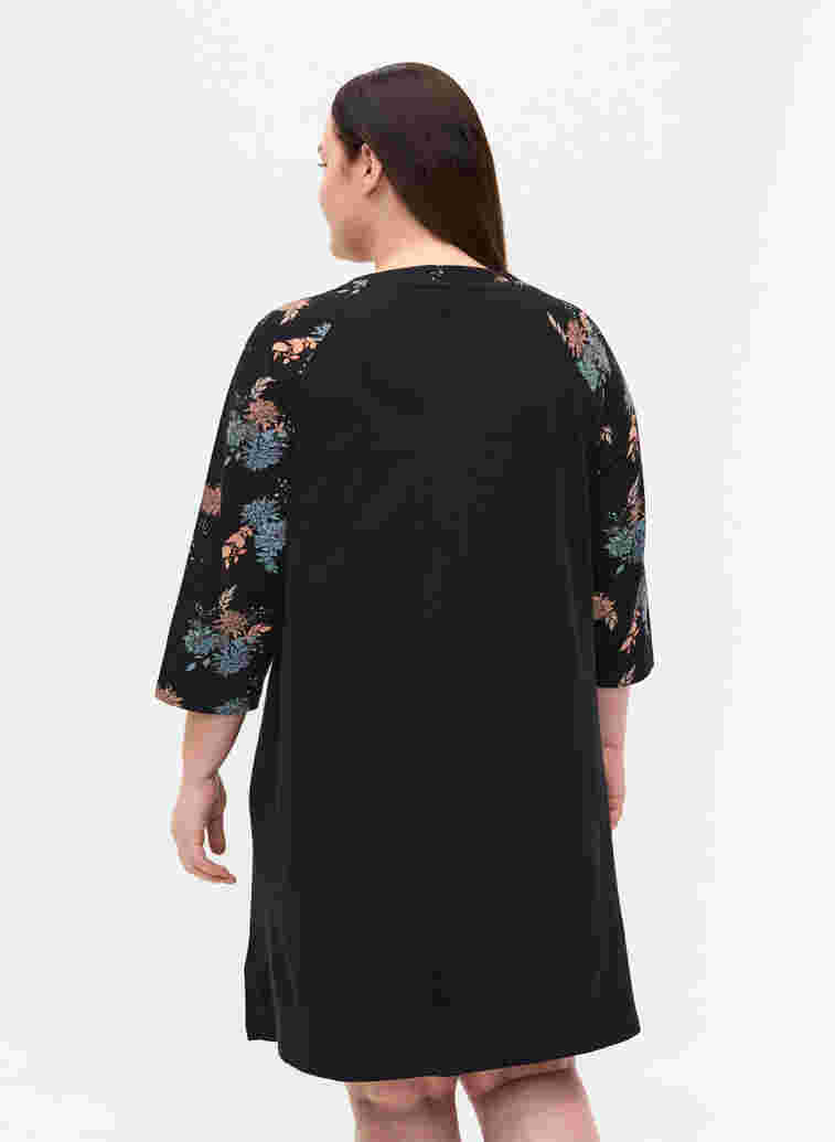 Nachthemd aus Baumwolle mit Printdetails, Black Flower AOP, Model image number 1
