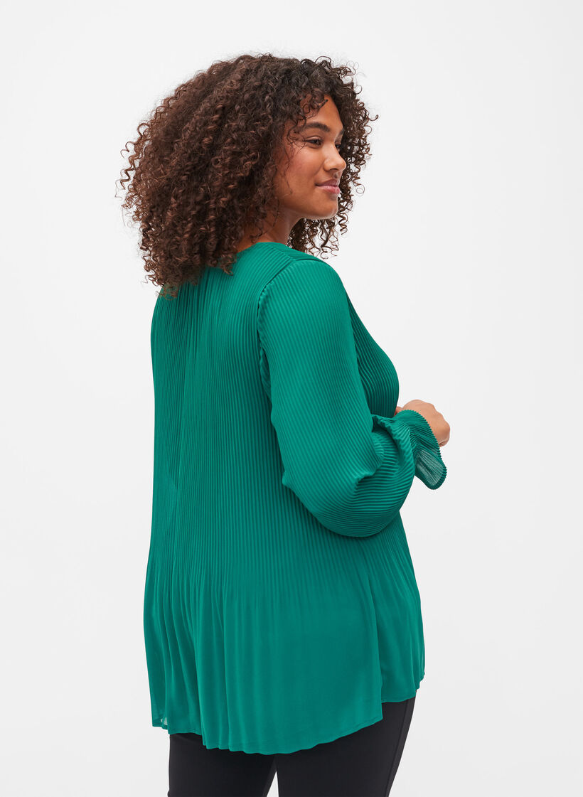 Plissee Bluse mit V-Ausschnitt, Evergreen, Model