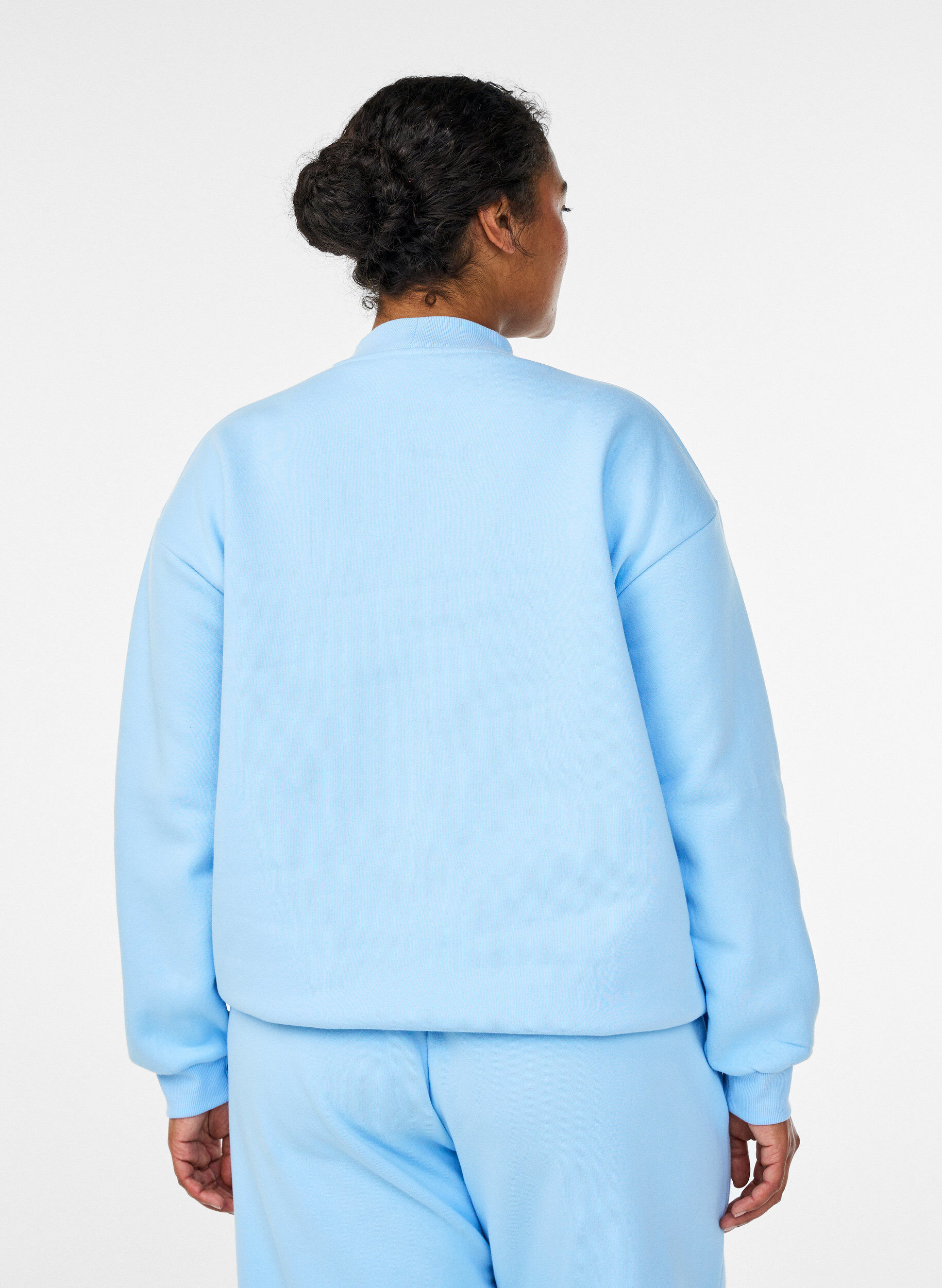 Zizzi Sweatshirt mit hohem Kragen und langen &Auml;rmeln, Blau, Model image number 2