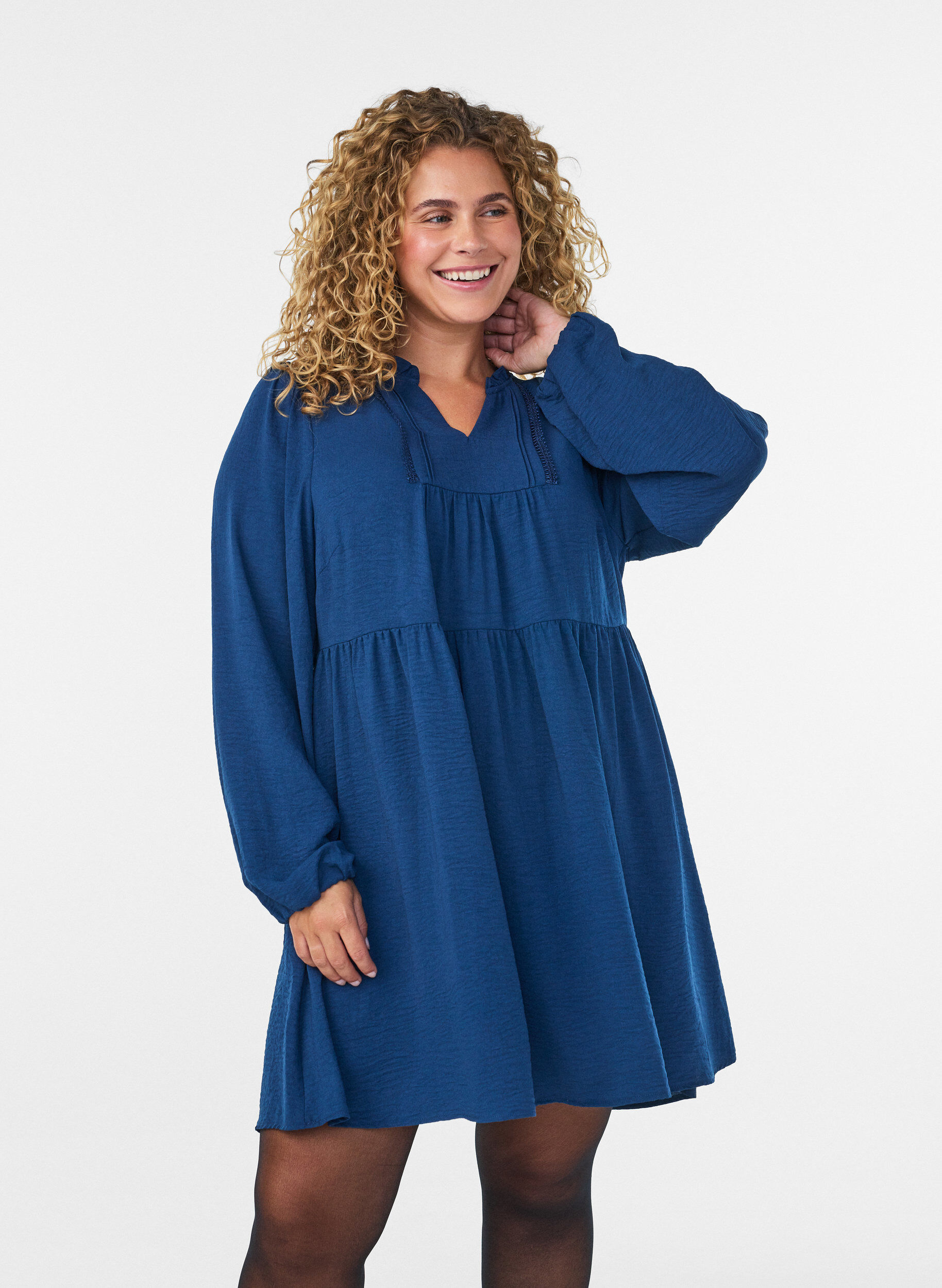 ZizziA-Linien-Kleid mit Empire-Linie, Blau, Model image number 0