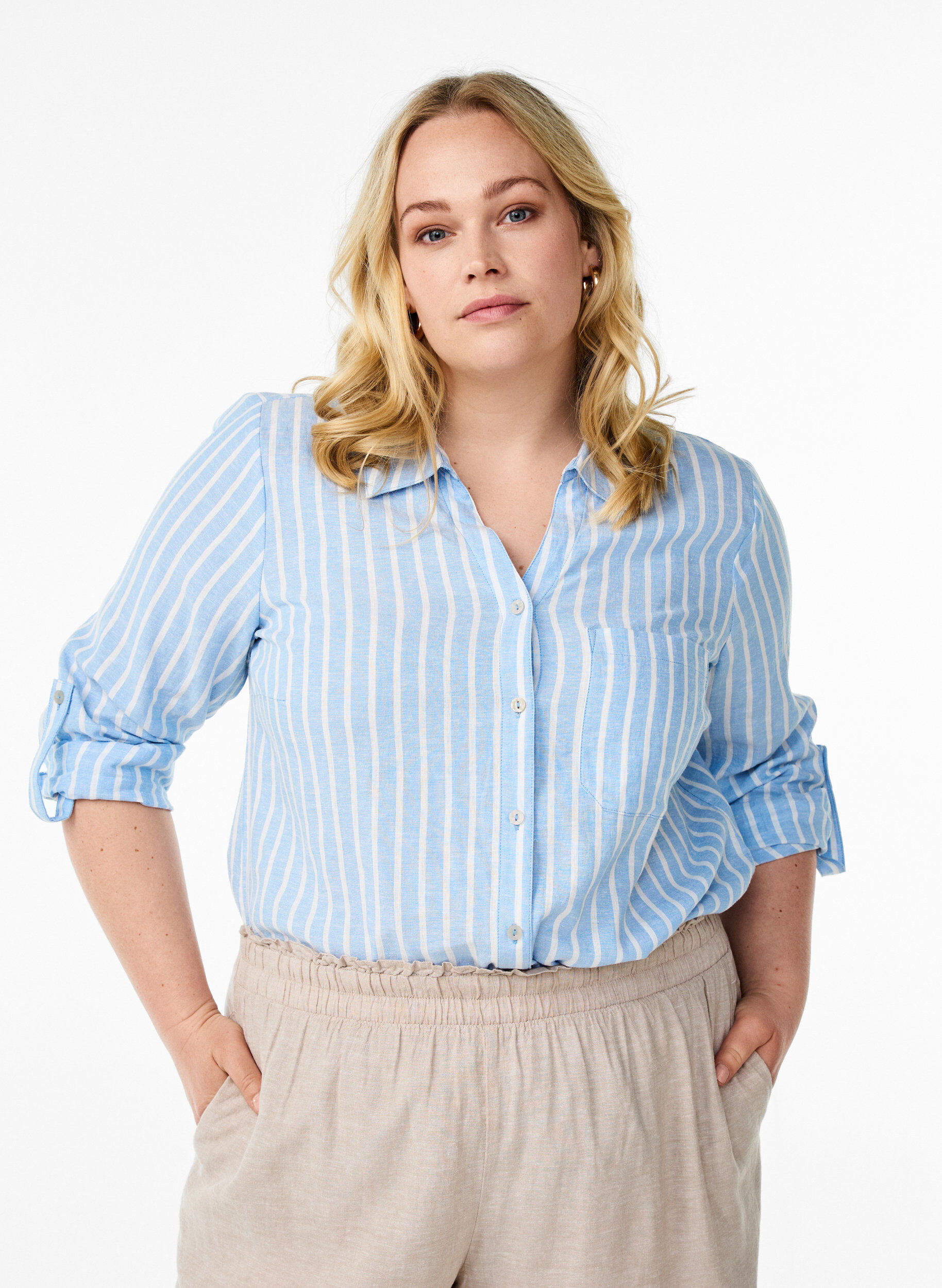 Zizzi Bluse aus Leinen und Viskose mit 3/4-&Auml;rmeln, Blau, Model image number 0