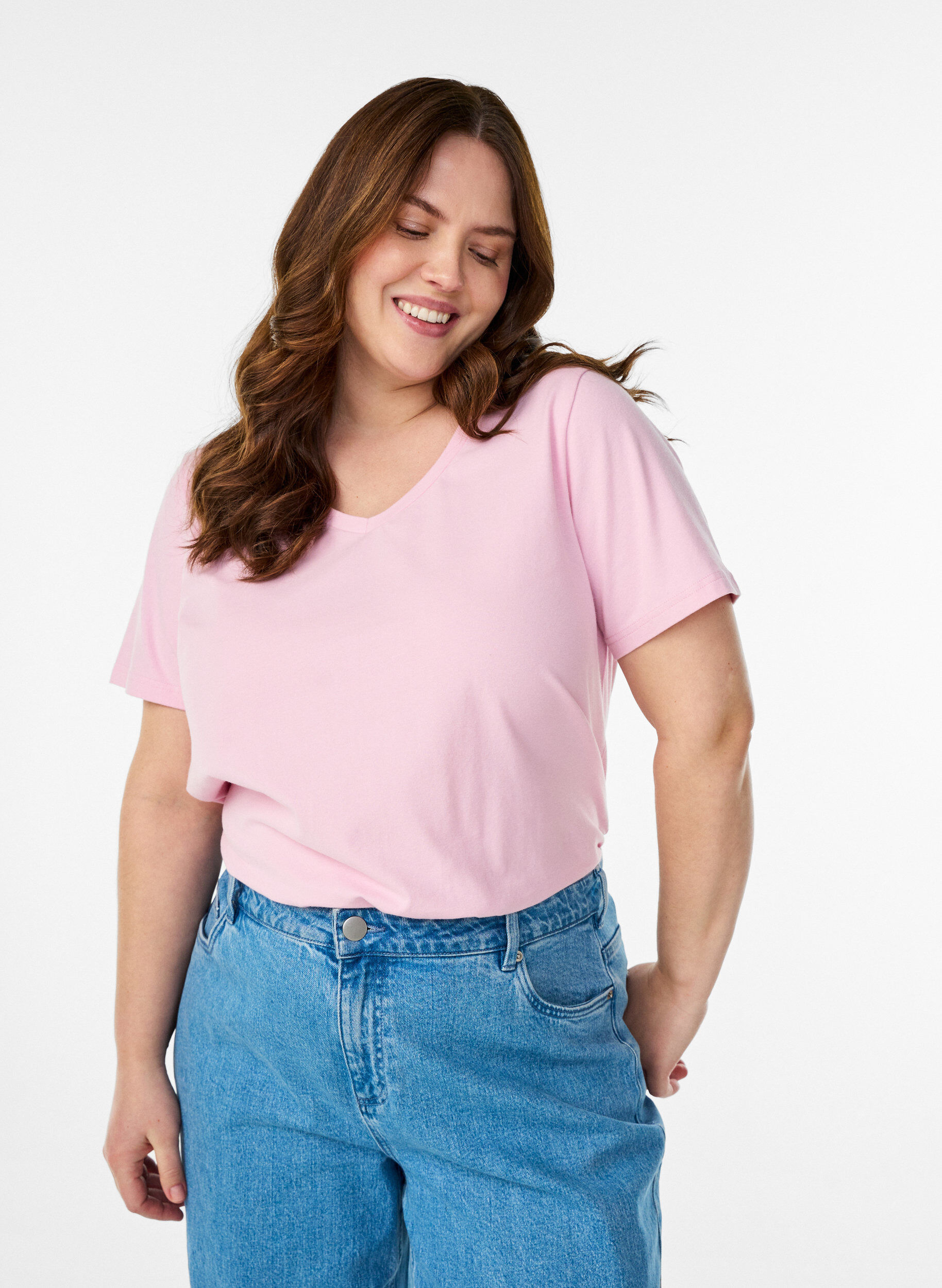 Einfarbiges Basic-T-Shirt aus Baumwolle, Rot, Model