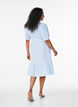 Gestreiftes Midikleid aus Baumwolle mit einem Bindeg&uuml;rtel, Wei&szlig;, Model image number 2