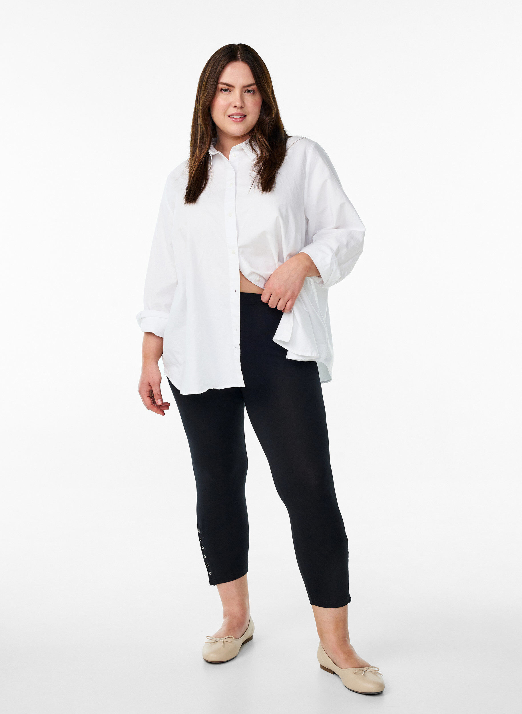 Zizzi3/4 Leggings mit Kn&ouml;pfen, Schwarz, Model image number 1