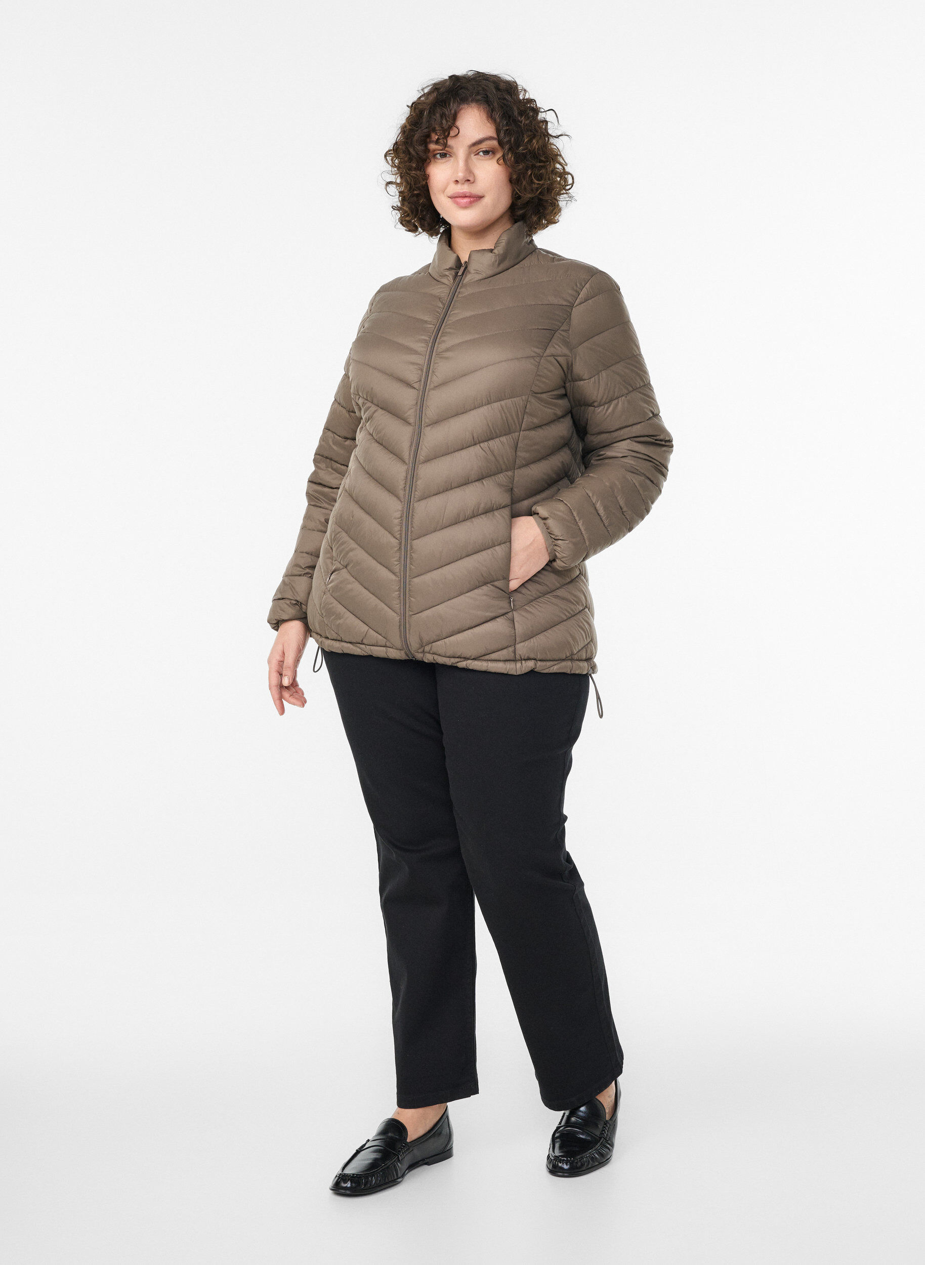 Zizzi Leichte Jacke mit Taschen, Braun, Model image number 1