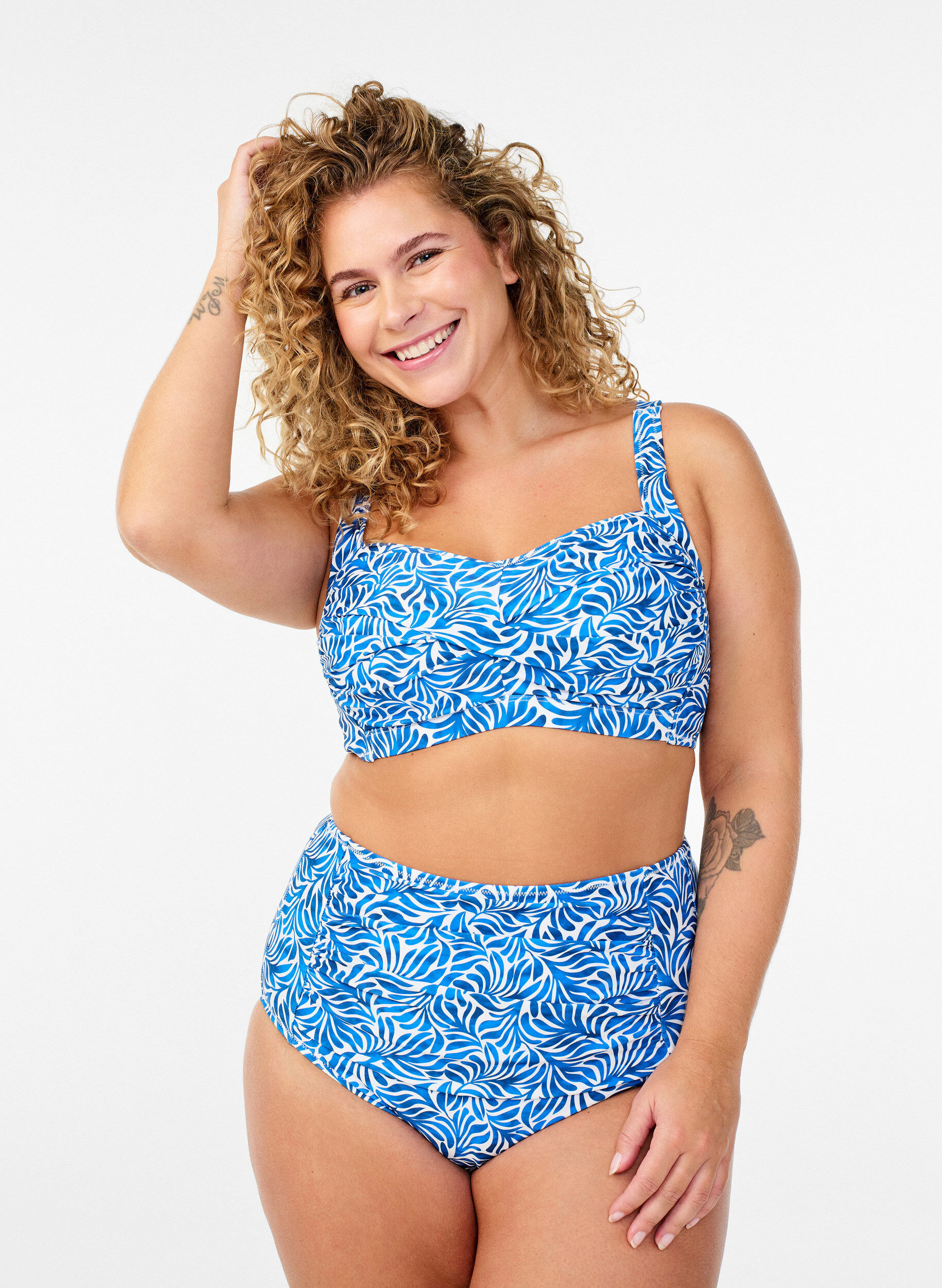 Zizzi Bikini-Slip mit Print und hoher Taille, Blau, Model image number 0