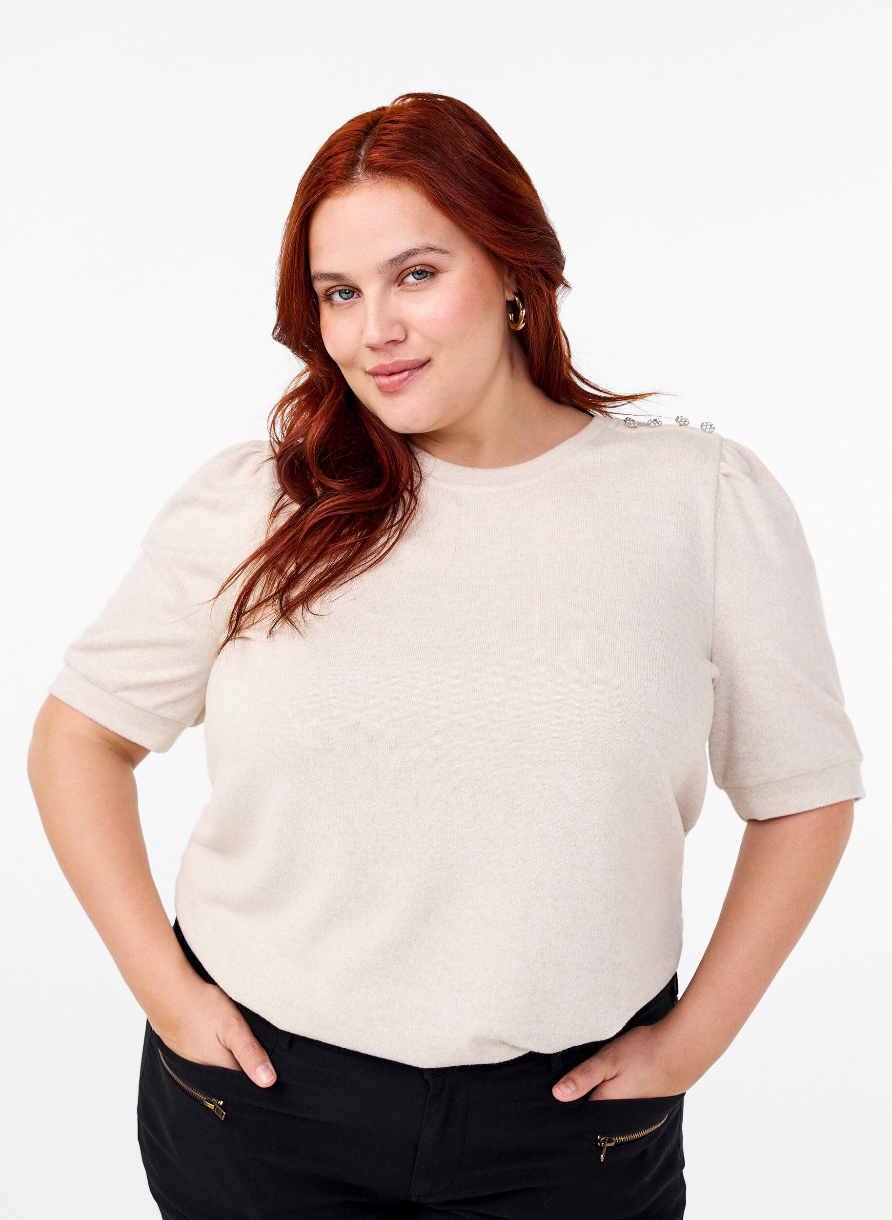 Zizzi Bluse mit Knopfdetail und kurzen Puff&auml;rmeln, Beige, Model image number 0