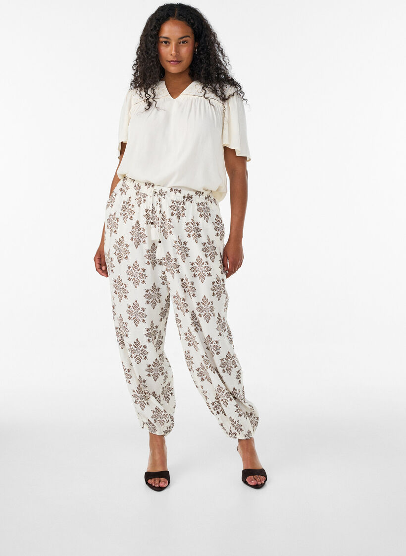 Gemusterte Ballonhose mit hoher Taille, Vanille, Model image number 0