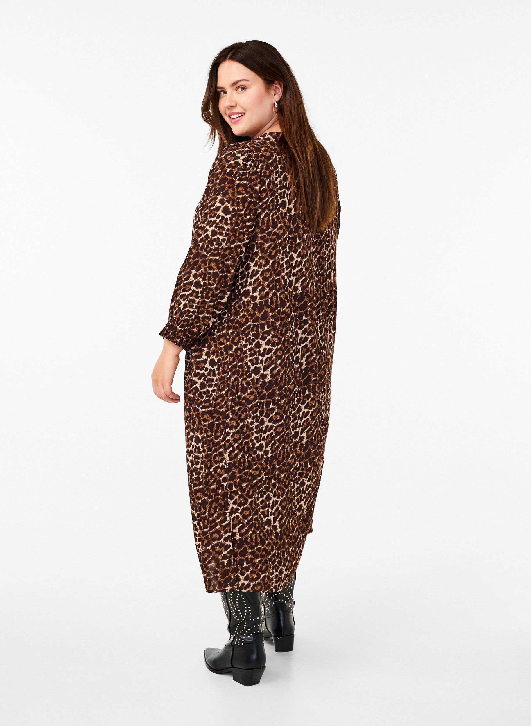 Zizzi Langes Kleid mit Leopardenmuster und 3/4-&Auml;rmeln, Leo AOP, Model image number 1