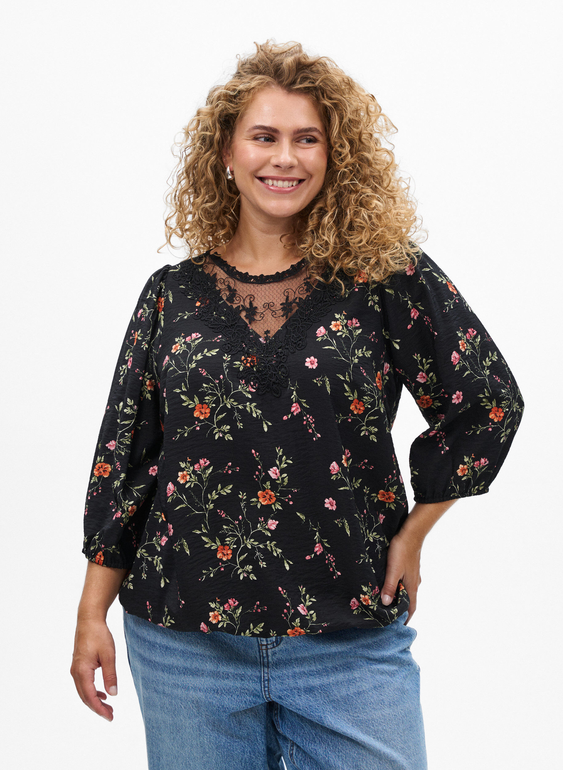 Bluse aus Spitze mit 3/4-&Auml;rmeln, Schwarz, Model
