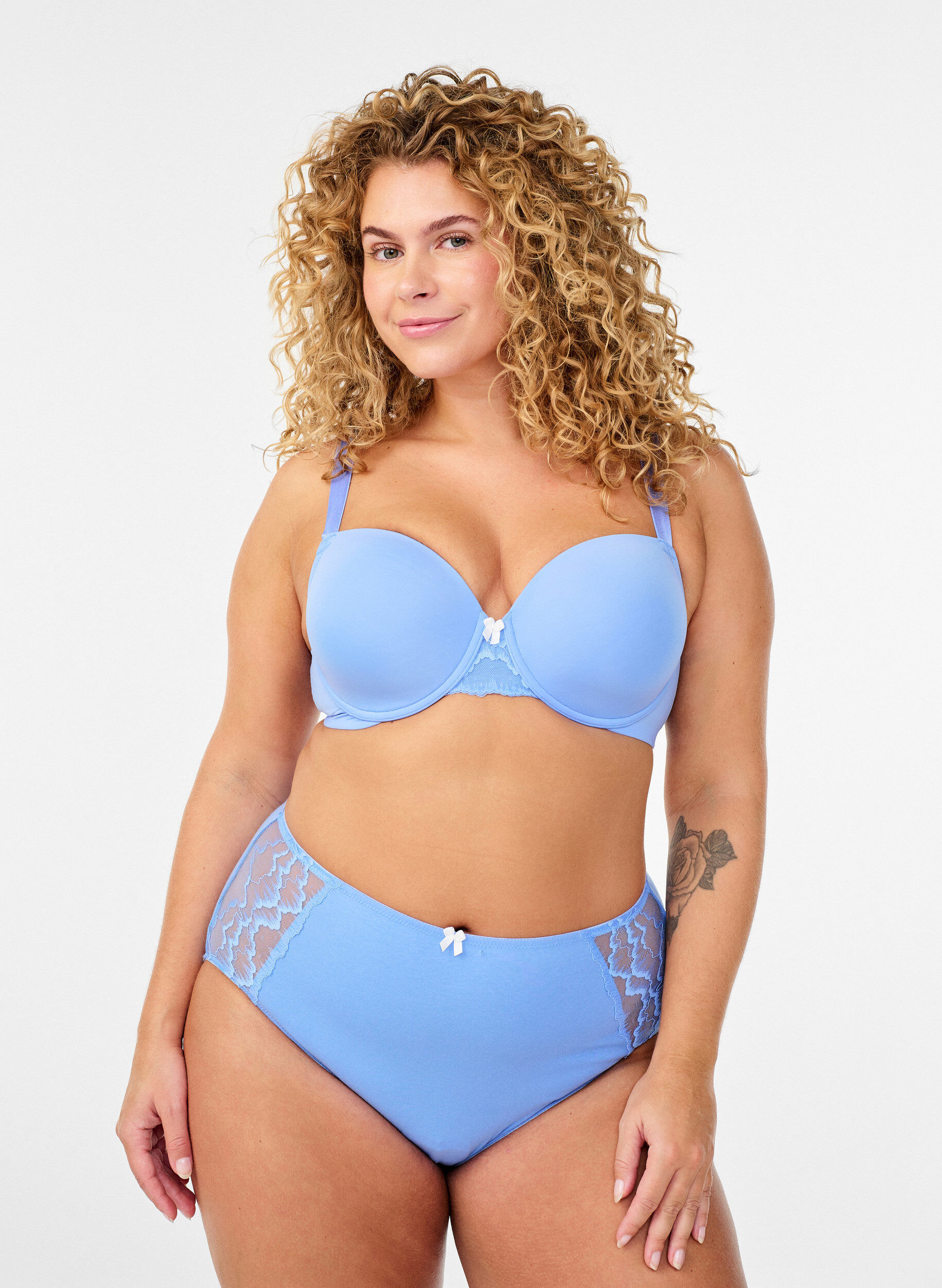 Zizzi Slip aus Baumwolle mit Spitzeneins&auml;tzen, Blau, Model image number 0