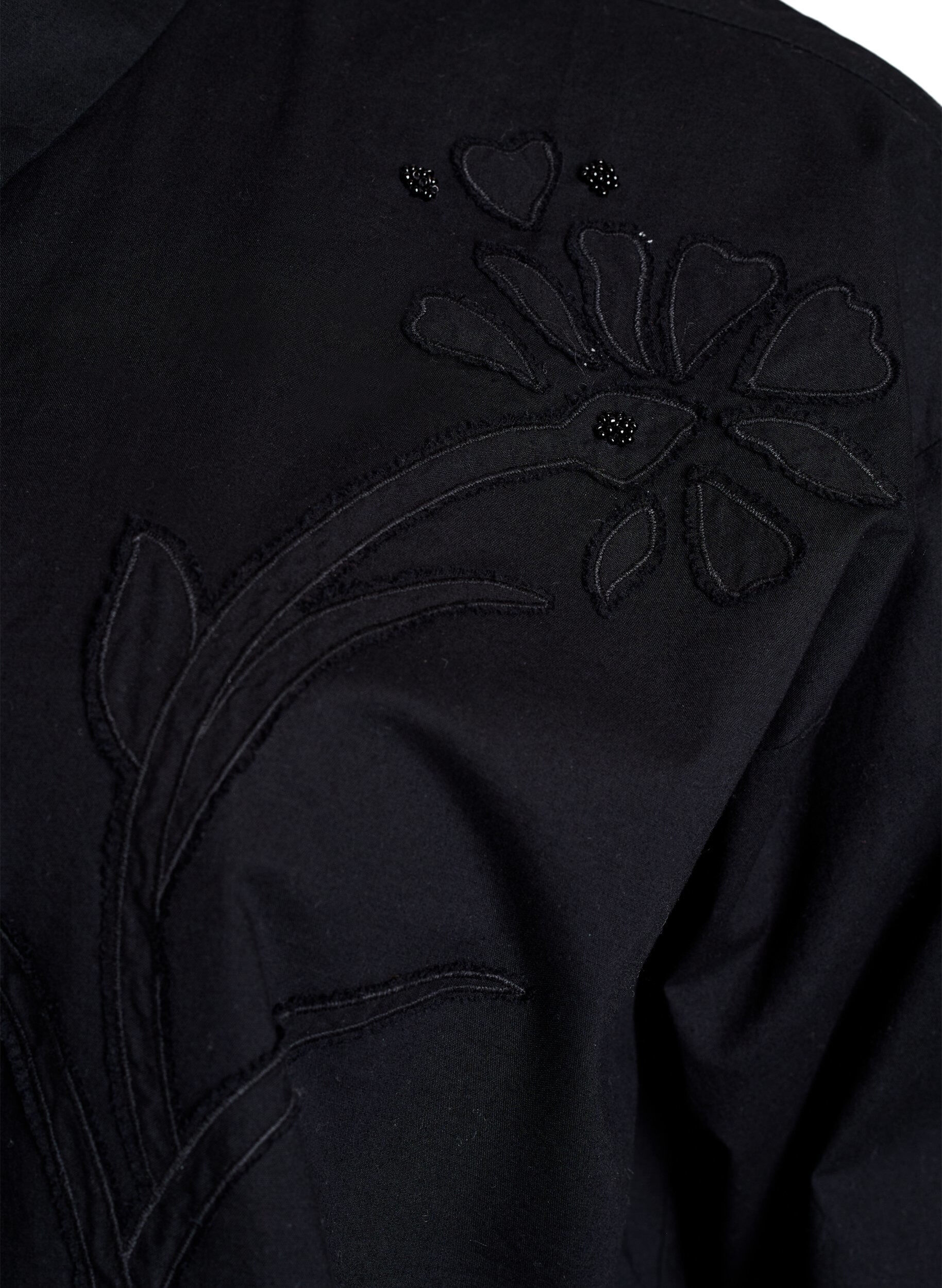 Zizzi Baumwollbluse mit Ton-in-Ton-Blumenstickerei, Schwarz, Packshot image number 3