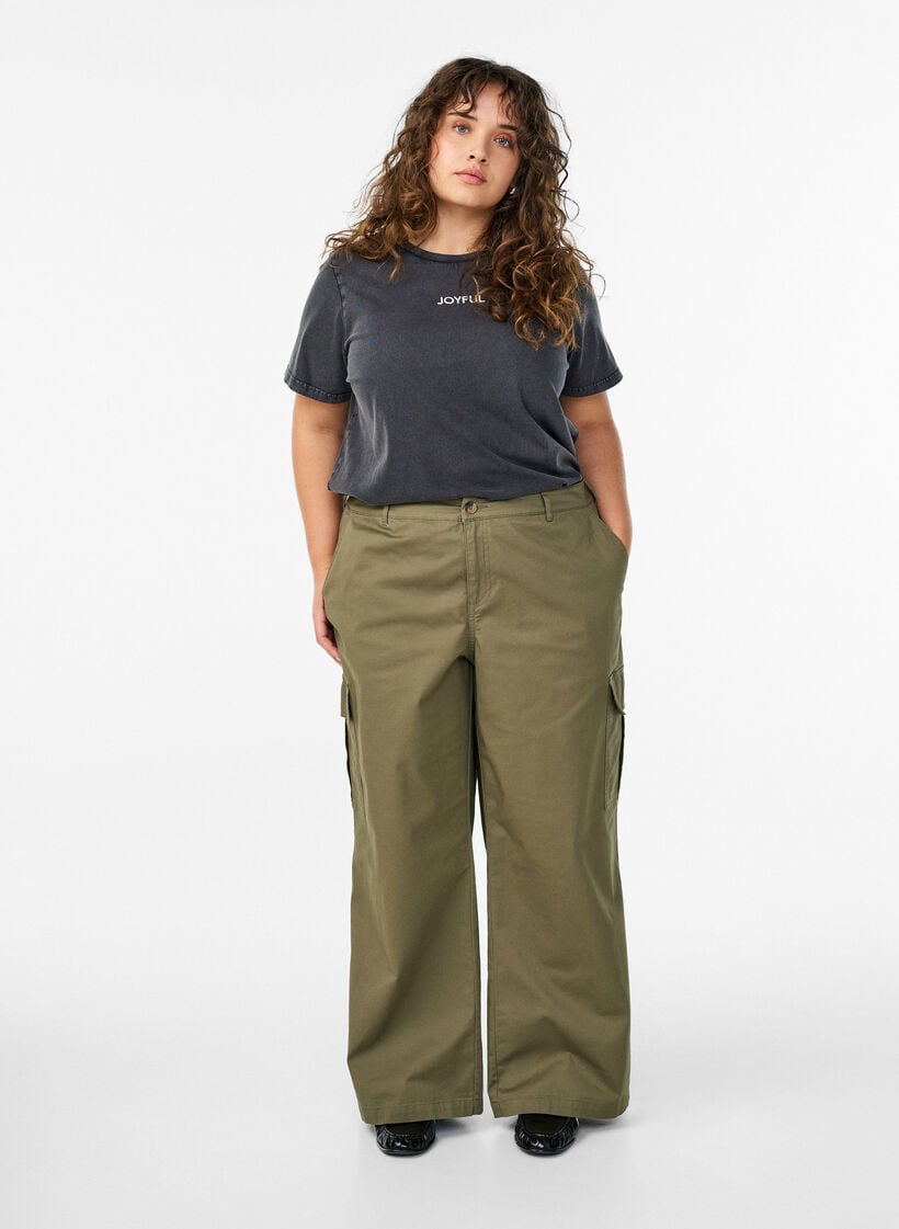 Wide-Leg Cargohose mit hoher Taille, Gr&uuml;n, Model