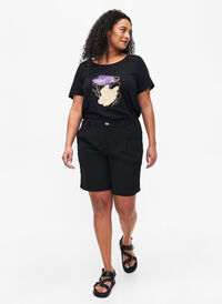 Bermuda-Shorts mit hoher Taille, Black, Model