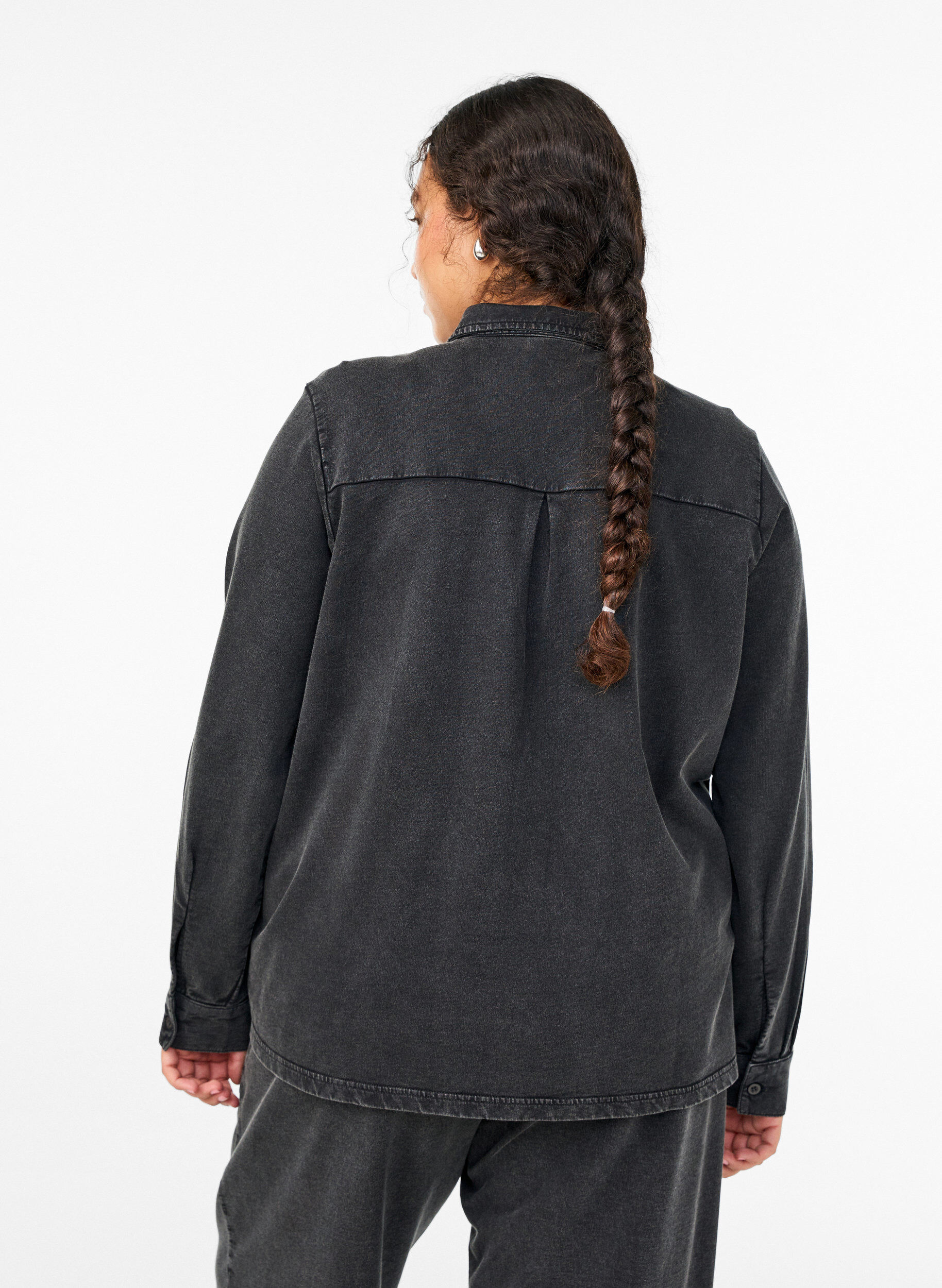 Zizzi Shirt aus Sweatstoff mit Washed-Effekt, Grau, Model image number 2