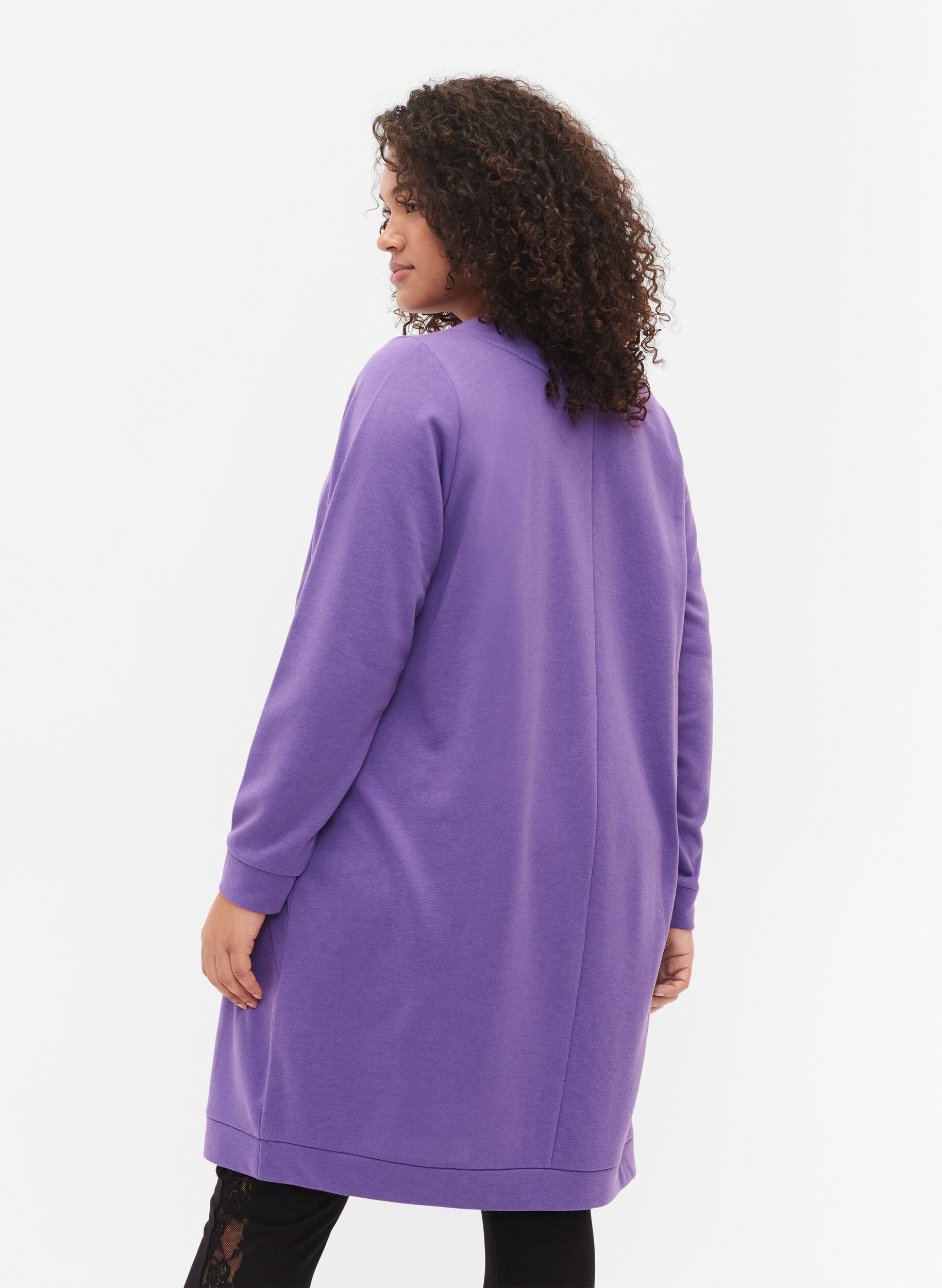 Zizzi Pulloverkleid mit V-Ausschnitt, Deep Lavender, Model image number 1