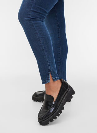 Aktionsartikel - Cropped Amy Jeans mit Schlitz, Blue denim, Model image number 3