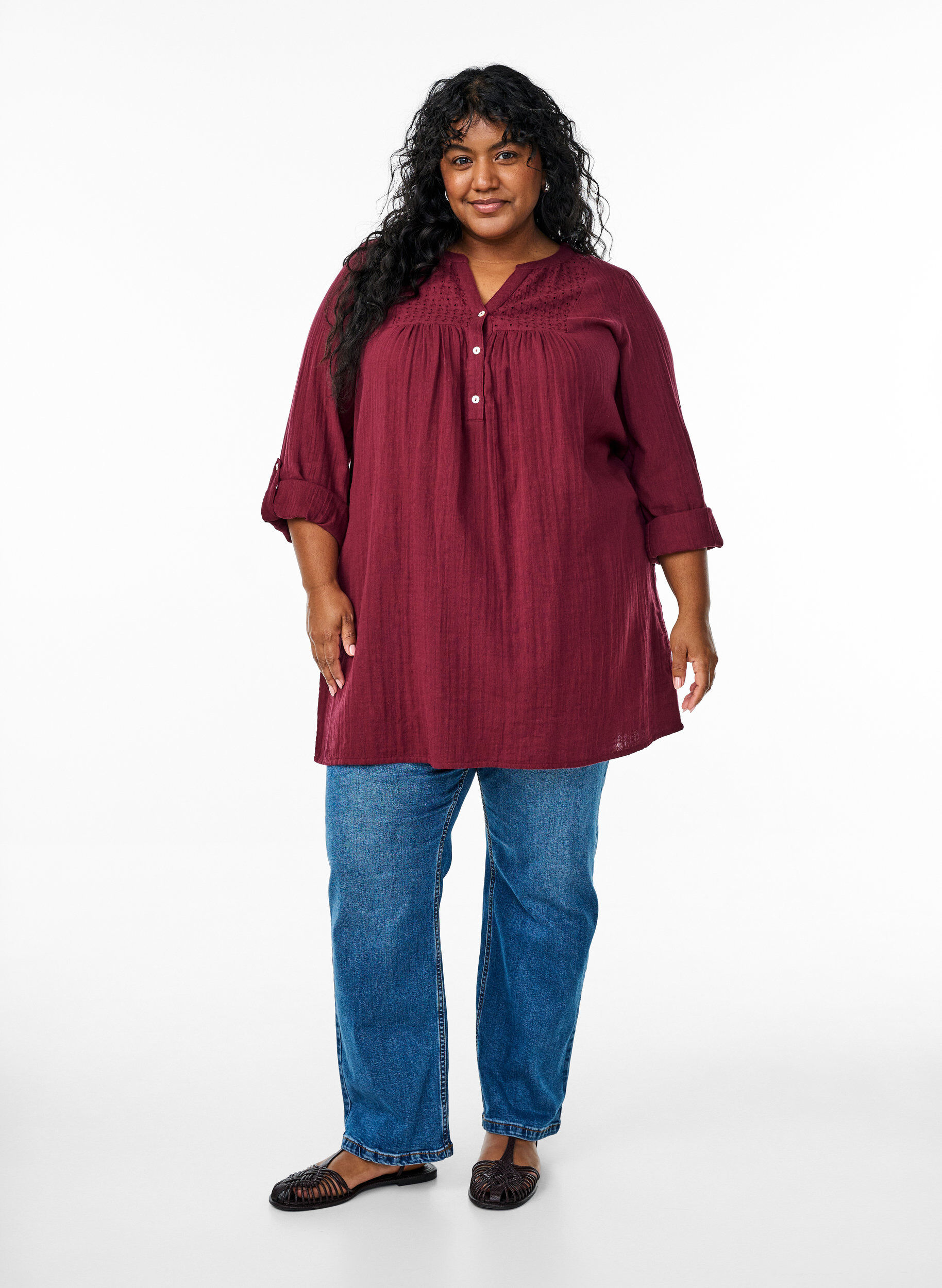 Zizzi Tunika aus Baumwollmusselin mit Broderie Anglaise, Dunkles Bordeaux, Model image number 1