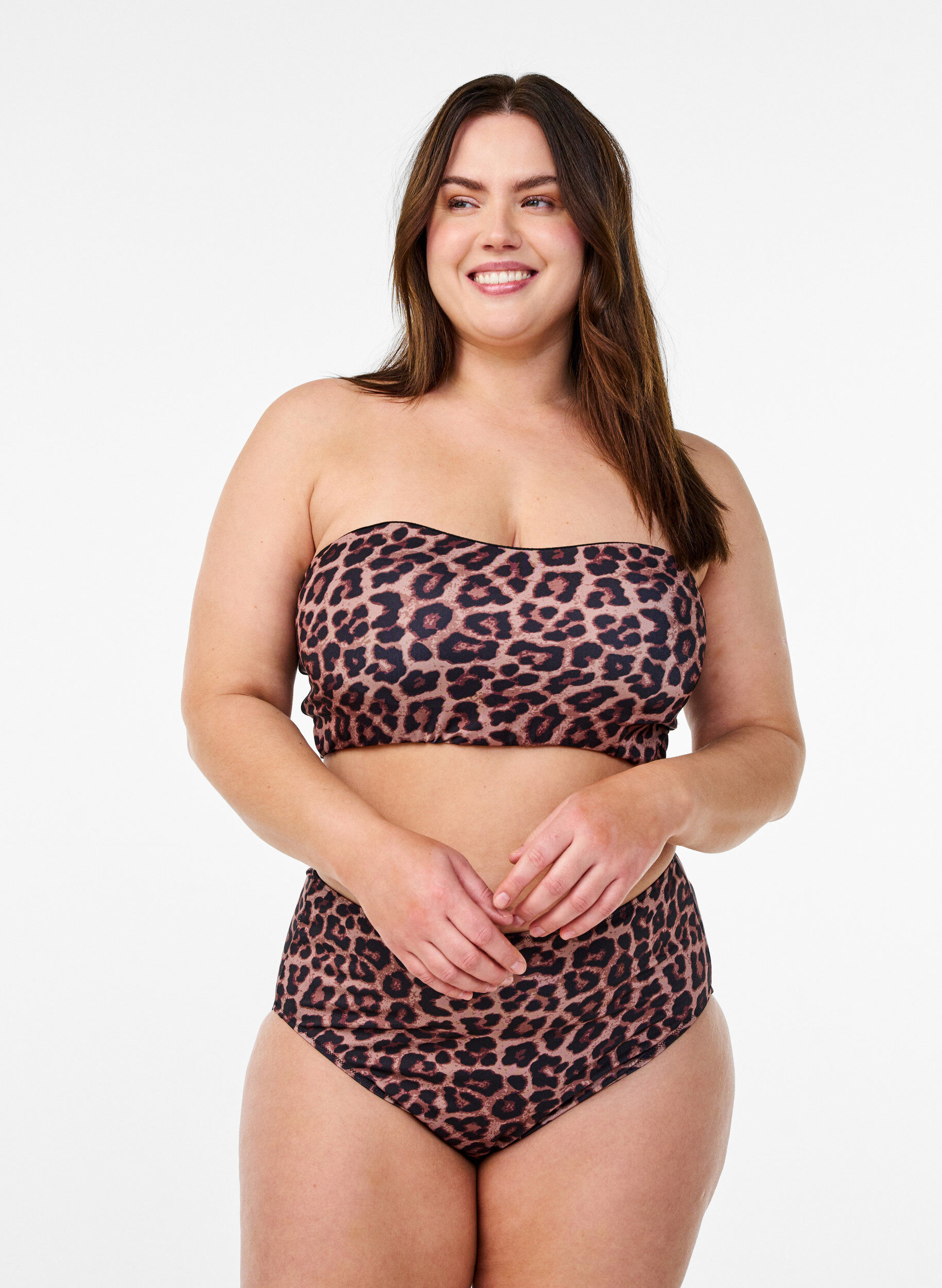 Zizzi Gebl&uuml;mtes Bandeau-Bikinioberteil, Beige, Model image number 1