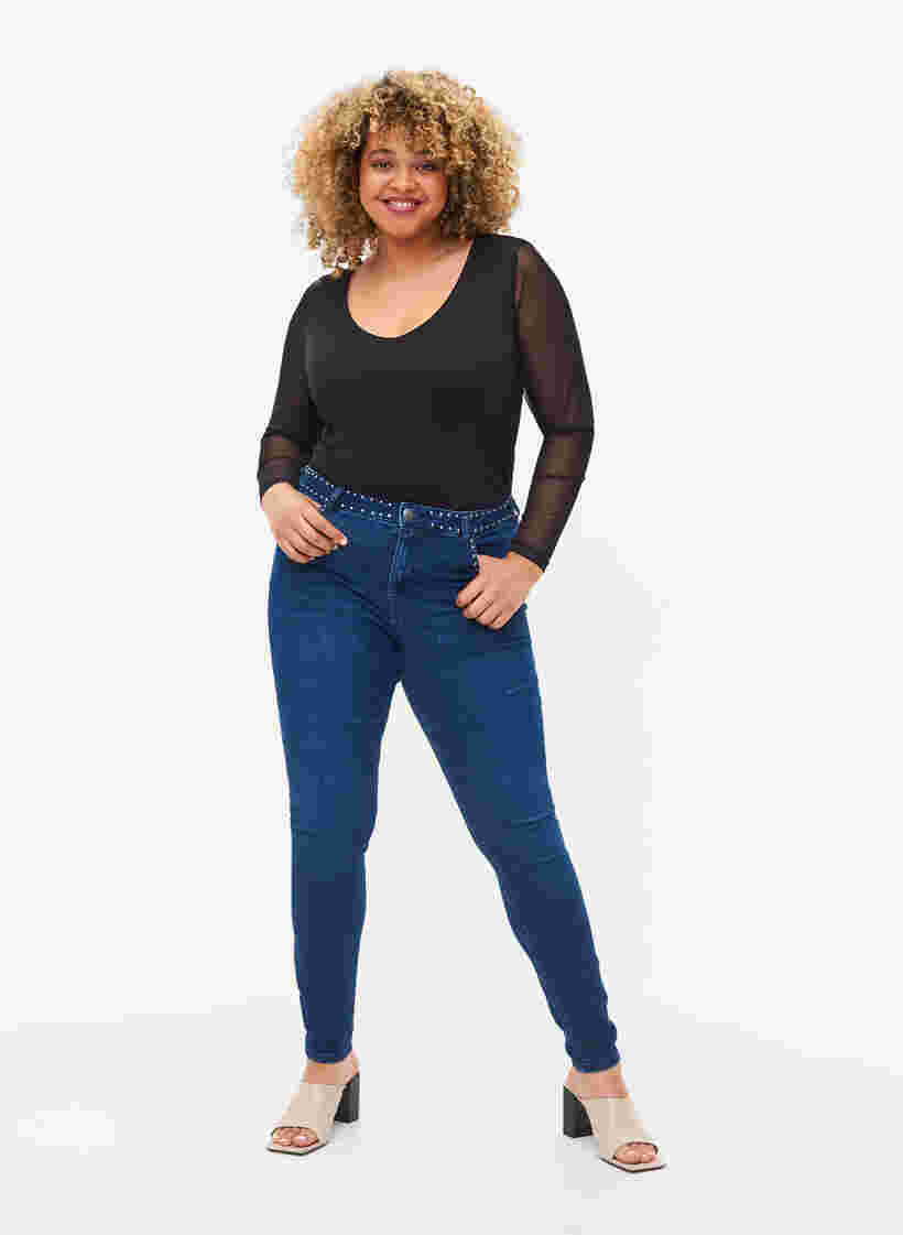 Super Slim Amy Jeans mit Nieten, Dark blue, Model image number 0