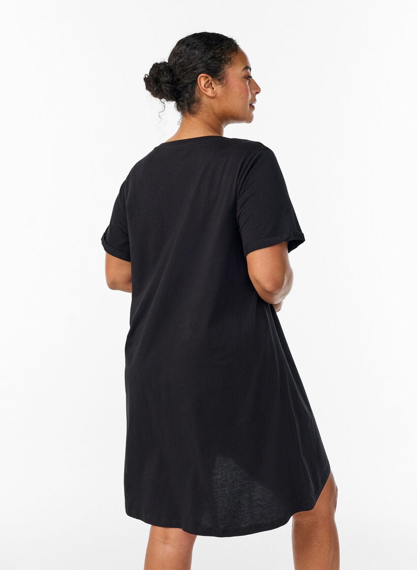 Kurz&auml;rmeliges Nachthemd aus Bio-Baumwolle, Schwarz, Model image number 2