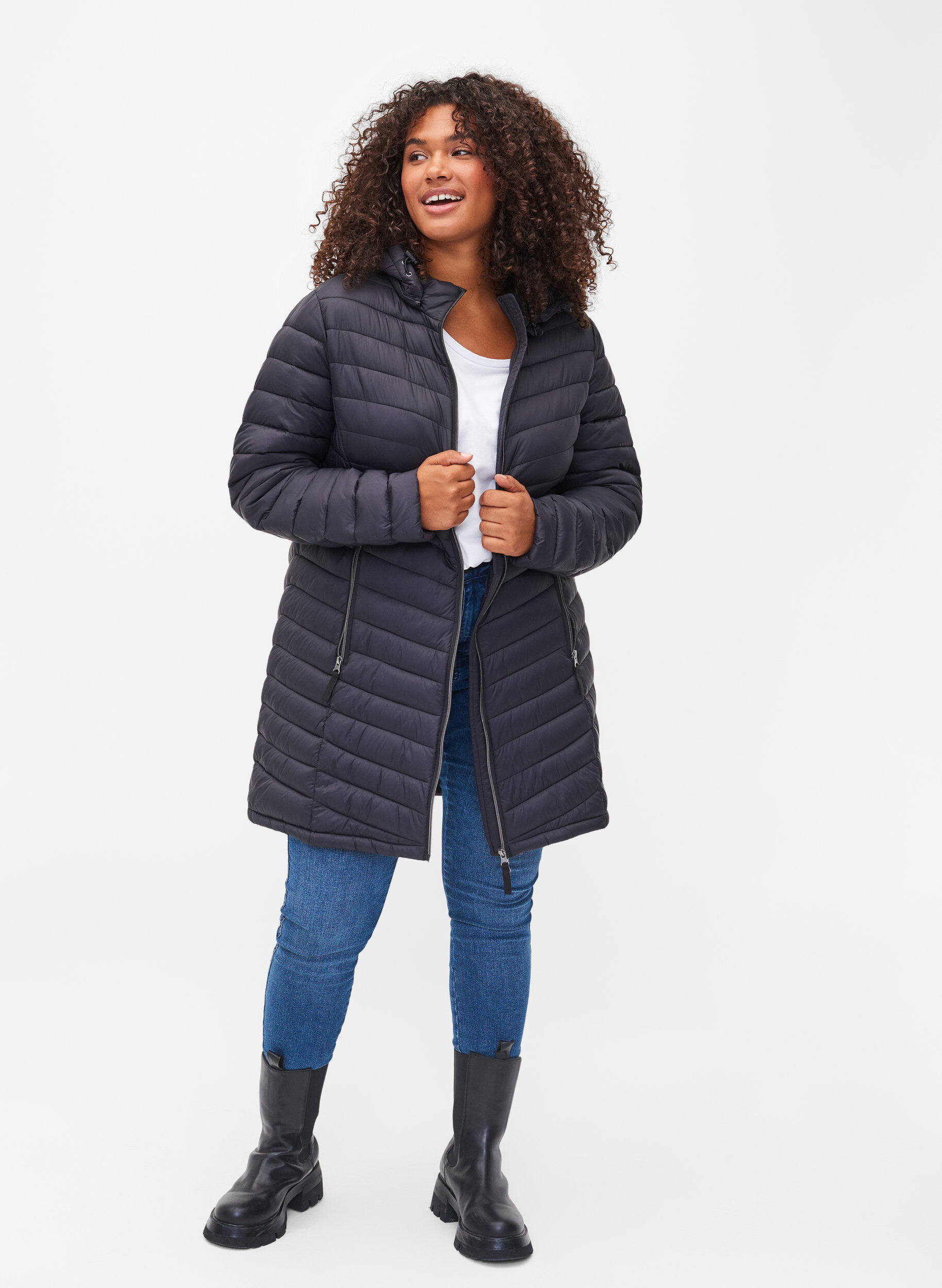 ZizziLeichte Jacke mit Taschen und abnehmbarer Kapuze, Schwarz, Model image number 1