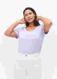 Einfarbiges basic T-Shirt aus Baumwolle, Lavender, Model