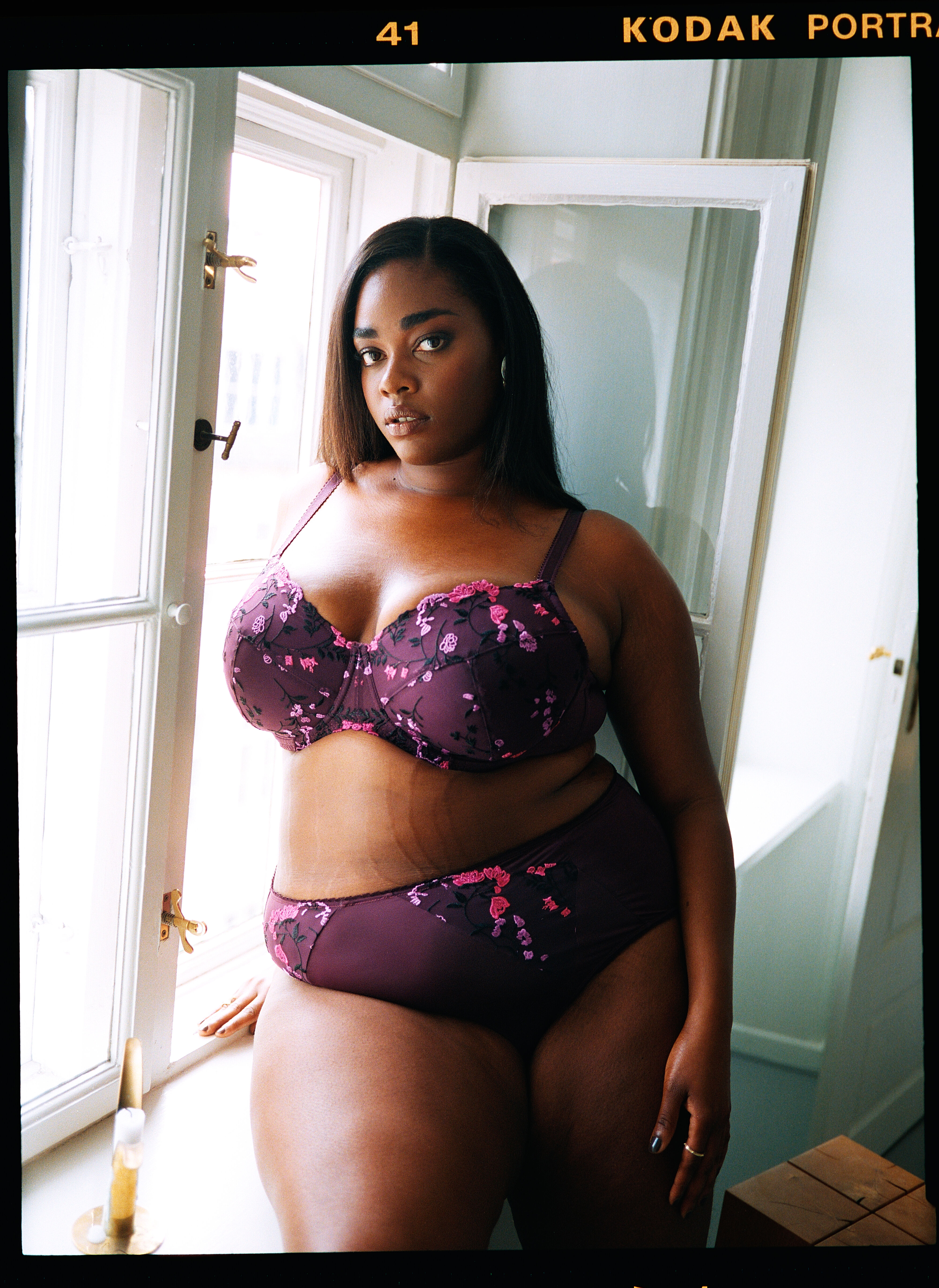 Zizzi Blumendetails , , Model