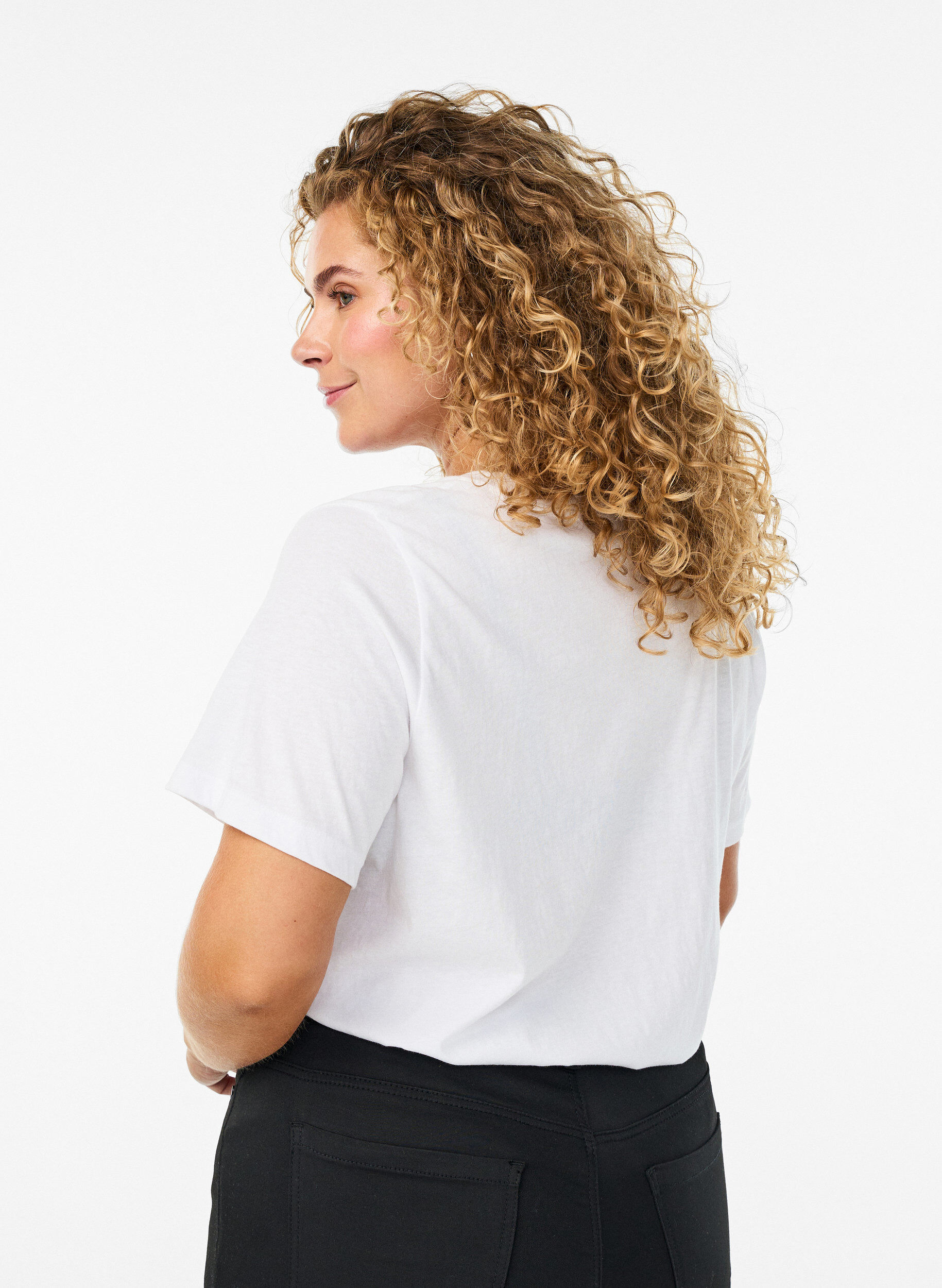 Zizzi Kurz&auml;rmeliges T-Shirt mit V-Ausschnitt, Wei&szlig;, Model image number 2