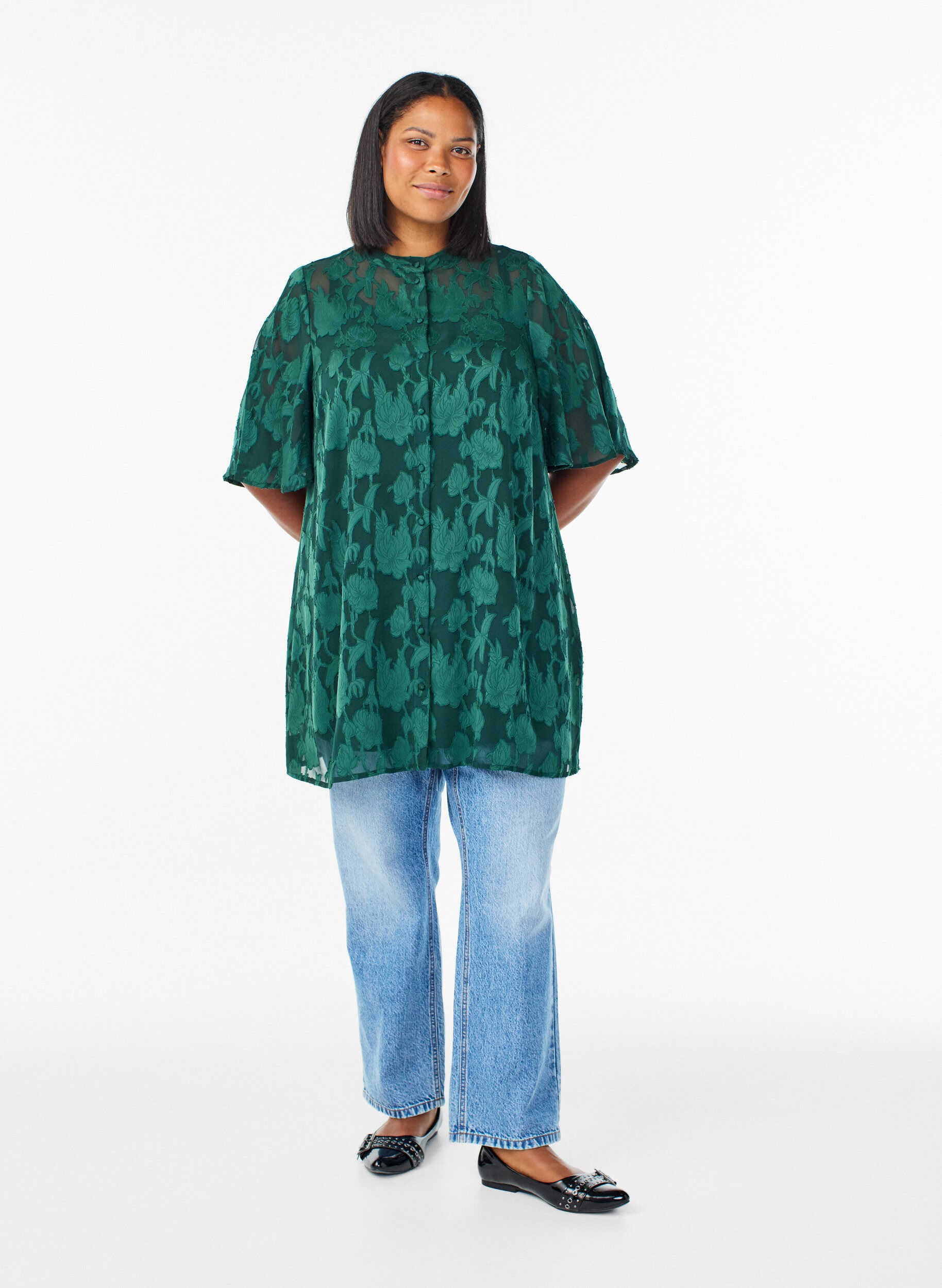 Zizzi Kurzes A-Linien-Kleid mit Blumenmuster, Gr&uuml;n, Model image number 1