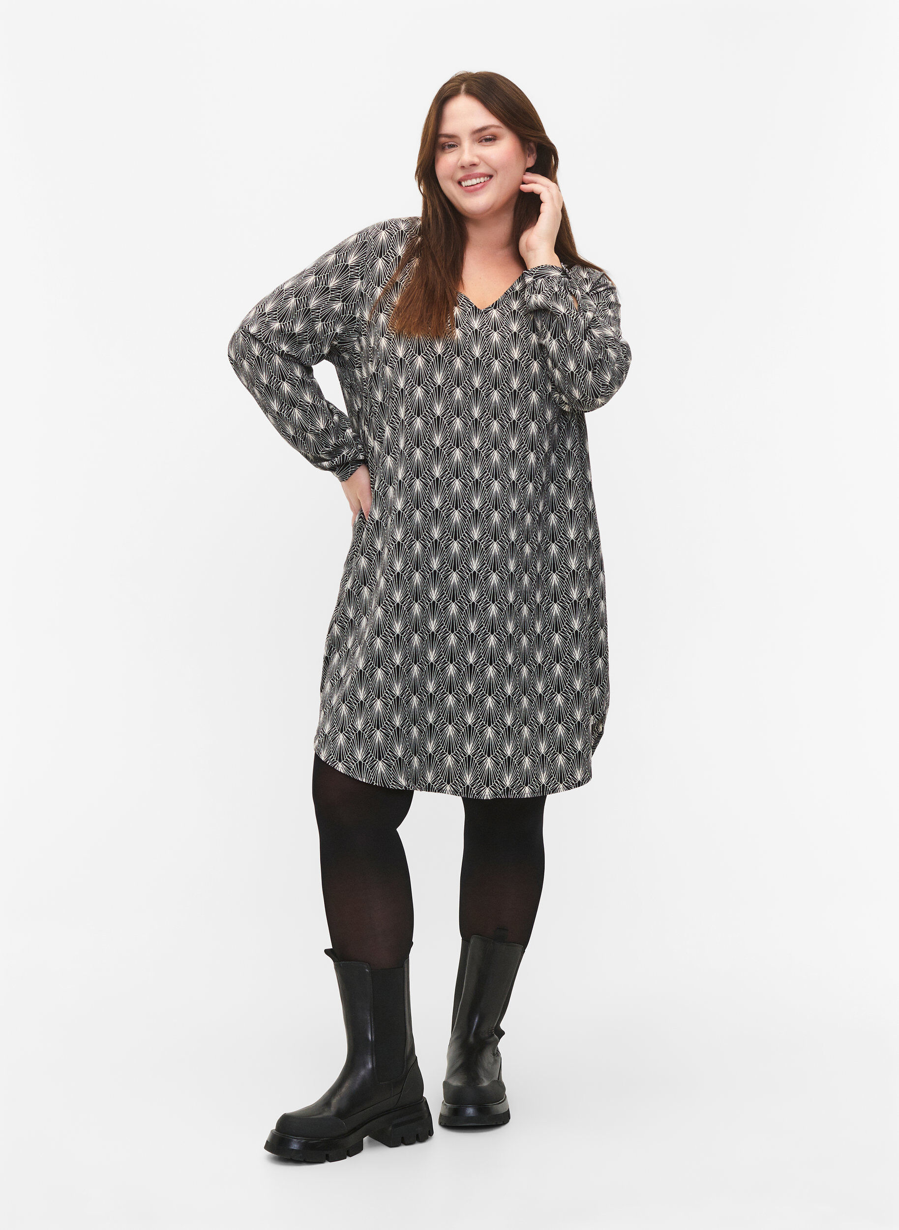 Zizzi Kleid mit V-Ausschnitt und Aufdruck, Birch Graphic AOP, Model image number 2