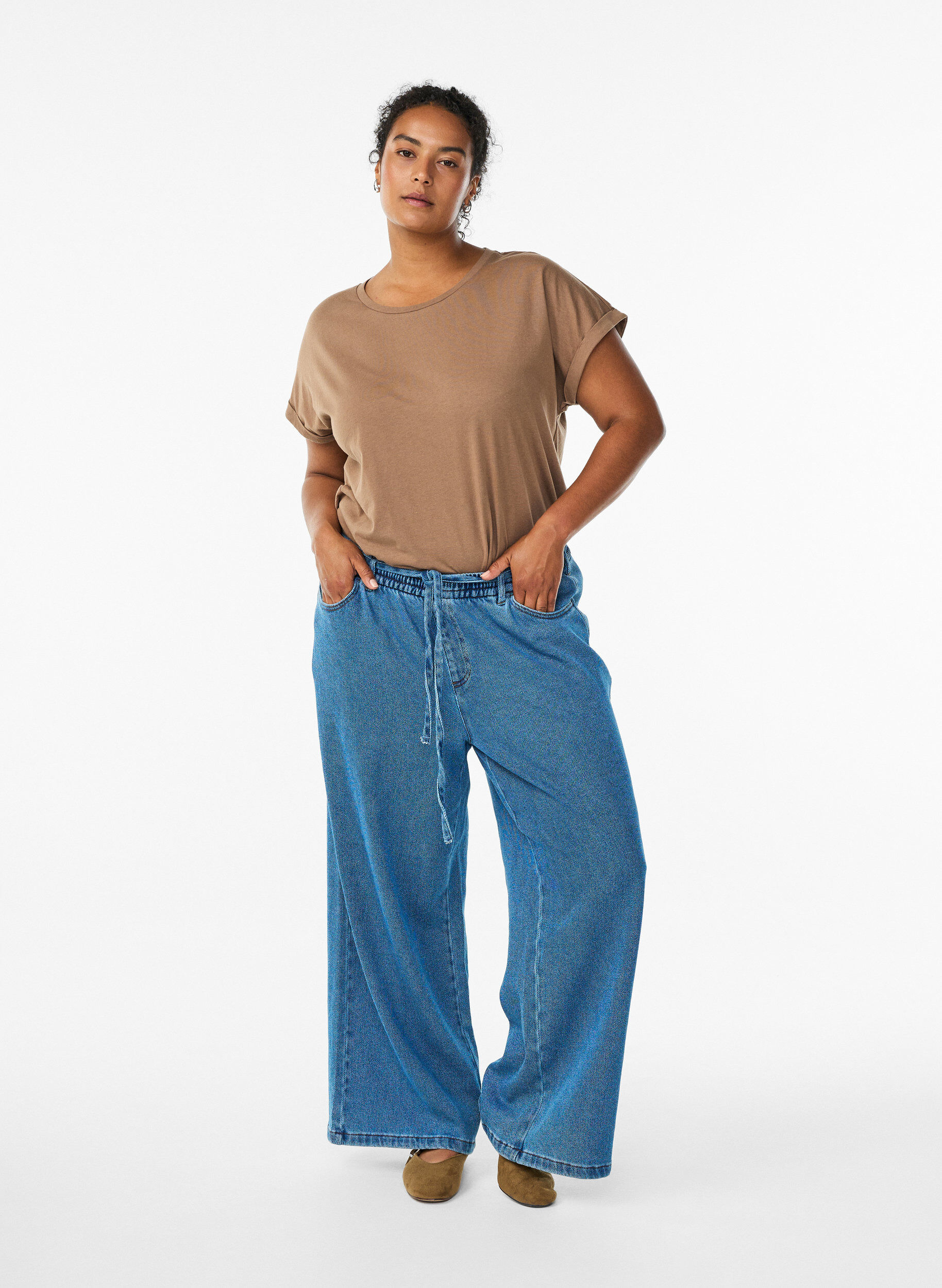 ZizziKurz&auml;rmeliges T-Shirt aus einer Baumwollmischung, Braun, Model image number 1