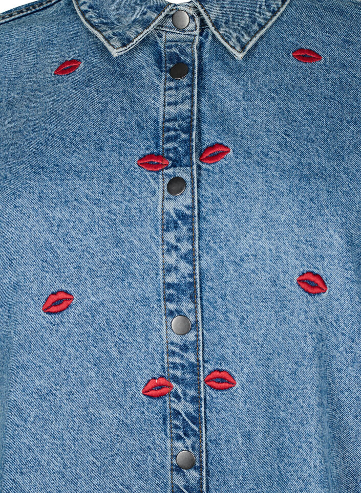 Denimhemd mit lockerer Passform und aufgestickten Lippen, Light Blue Kiss, Packshot image number 2