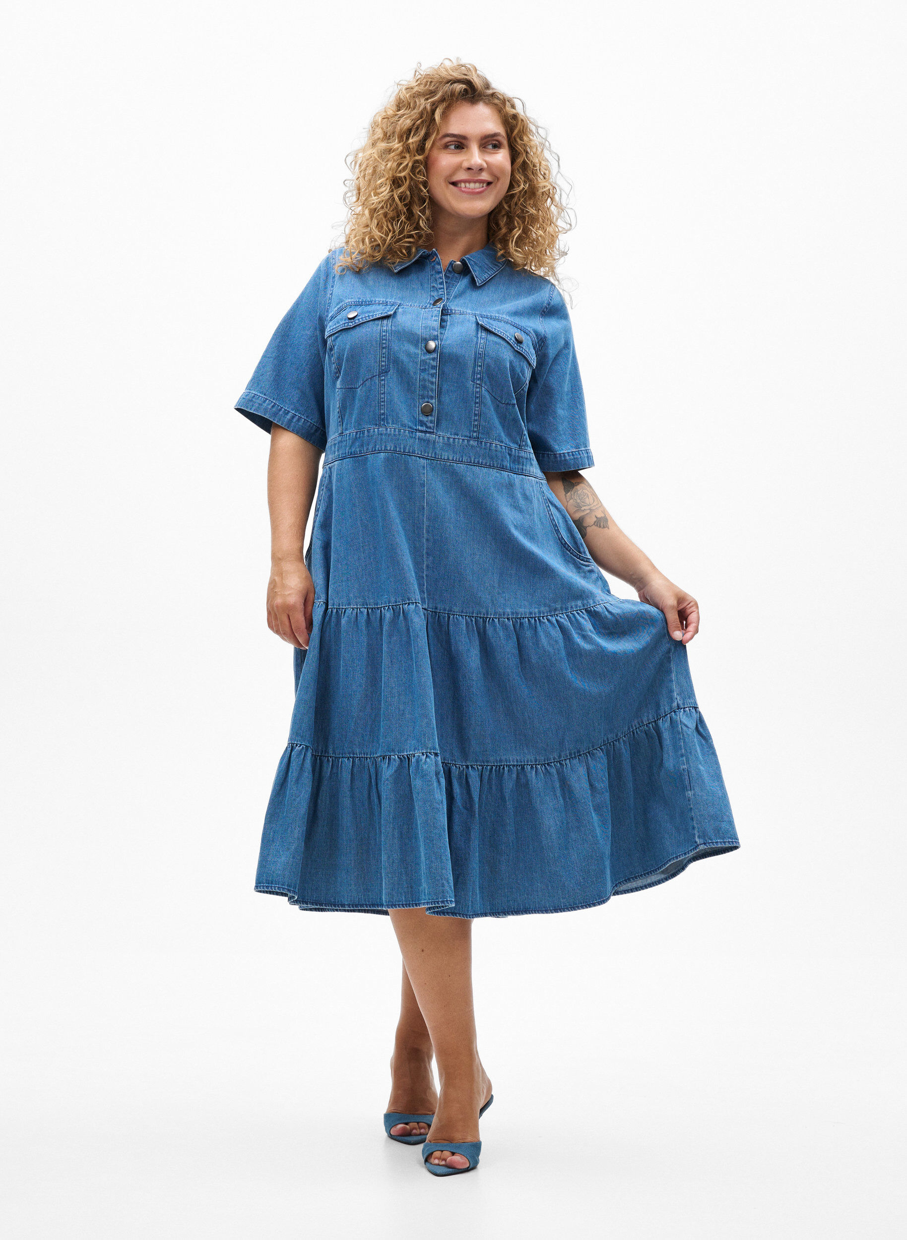 ZizziJeanskleid in Midil&auml;nge mit Kn&ouml;pfen und kurzen &Auml;rmeln, Blau, Model image number 1