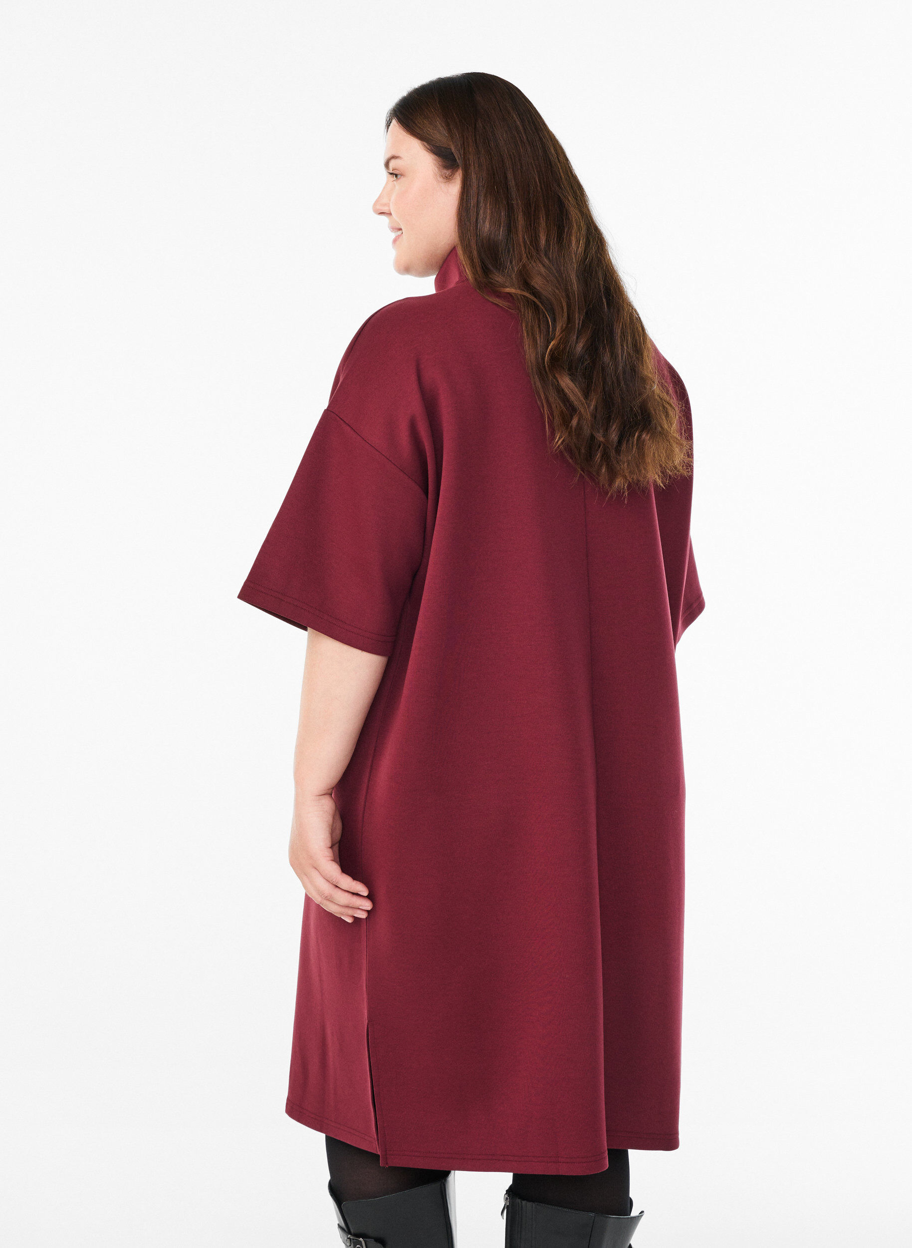Zizzi Kurzes Sweatshirtkleid mit hohem Kragen und Rei&szlig;verschluss, Dunkles Bordeaux, Model image number 2