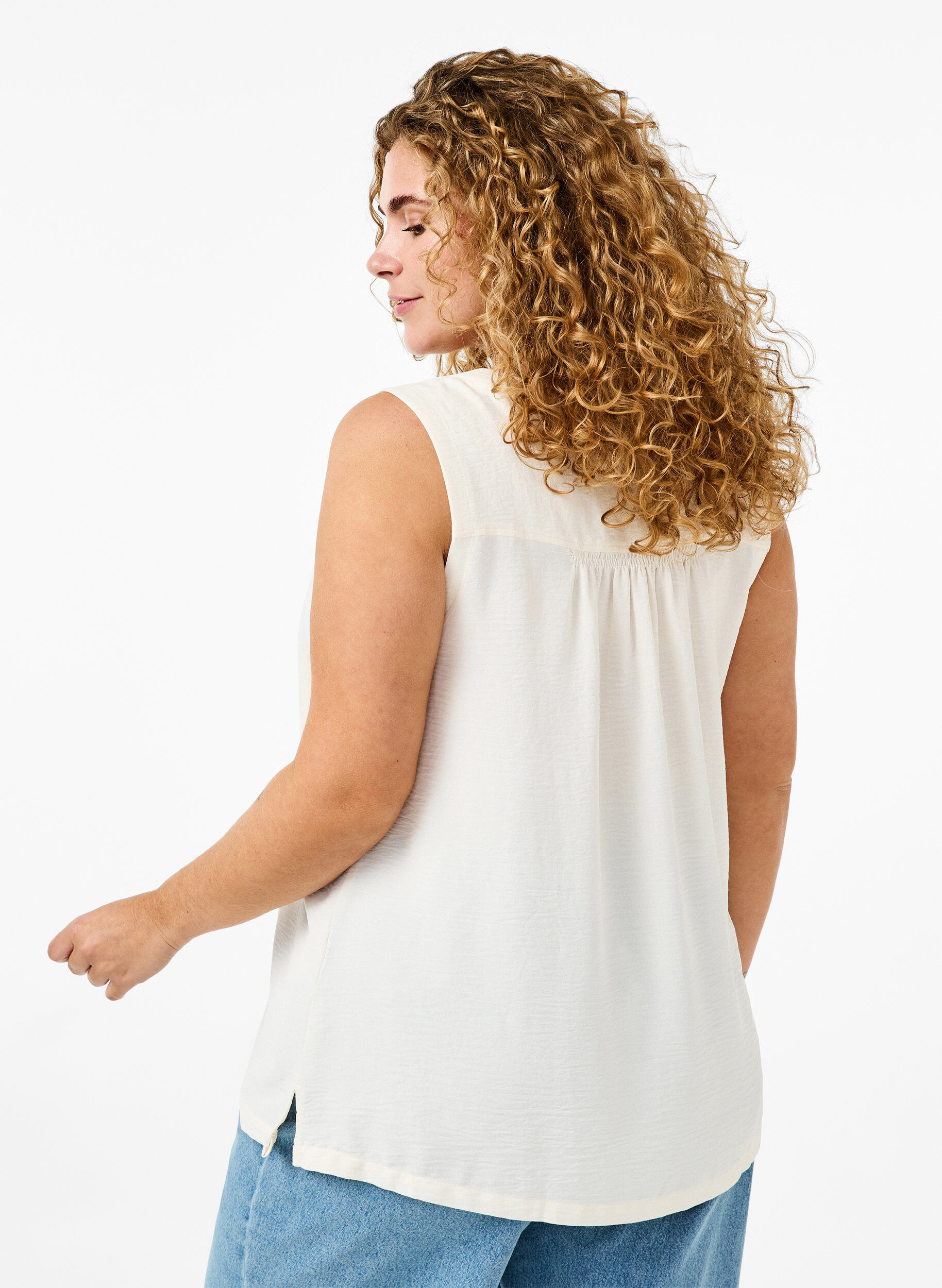 Zizzi &Auml;rmelloses Oberteil mit Faltendetails, Vanille, Model image number 2