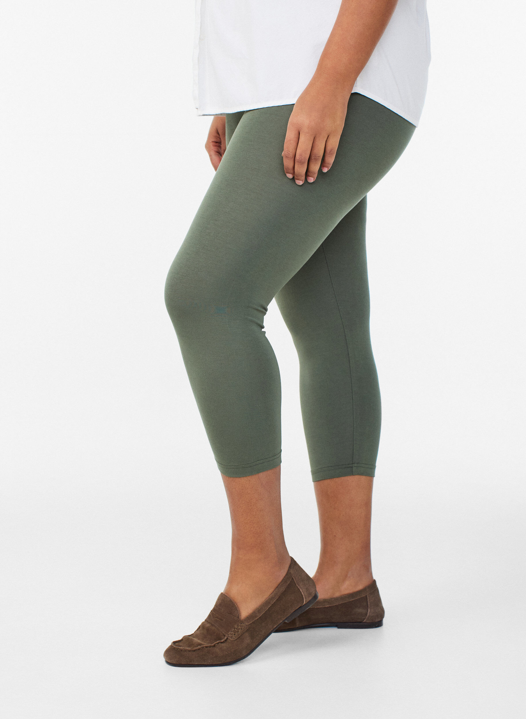 ZizziBasic 3/4-Leggings aus Viskose, Gr&uuml;n, Model image number 0